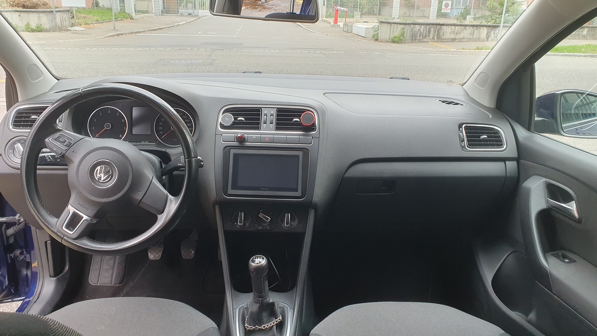 VW 1.4 Trendline-image-5