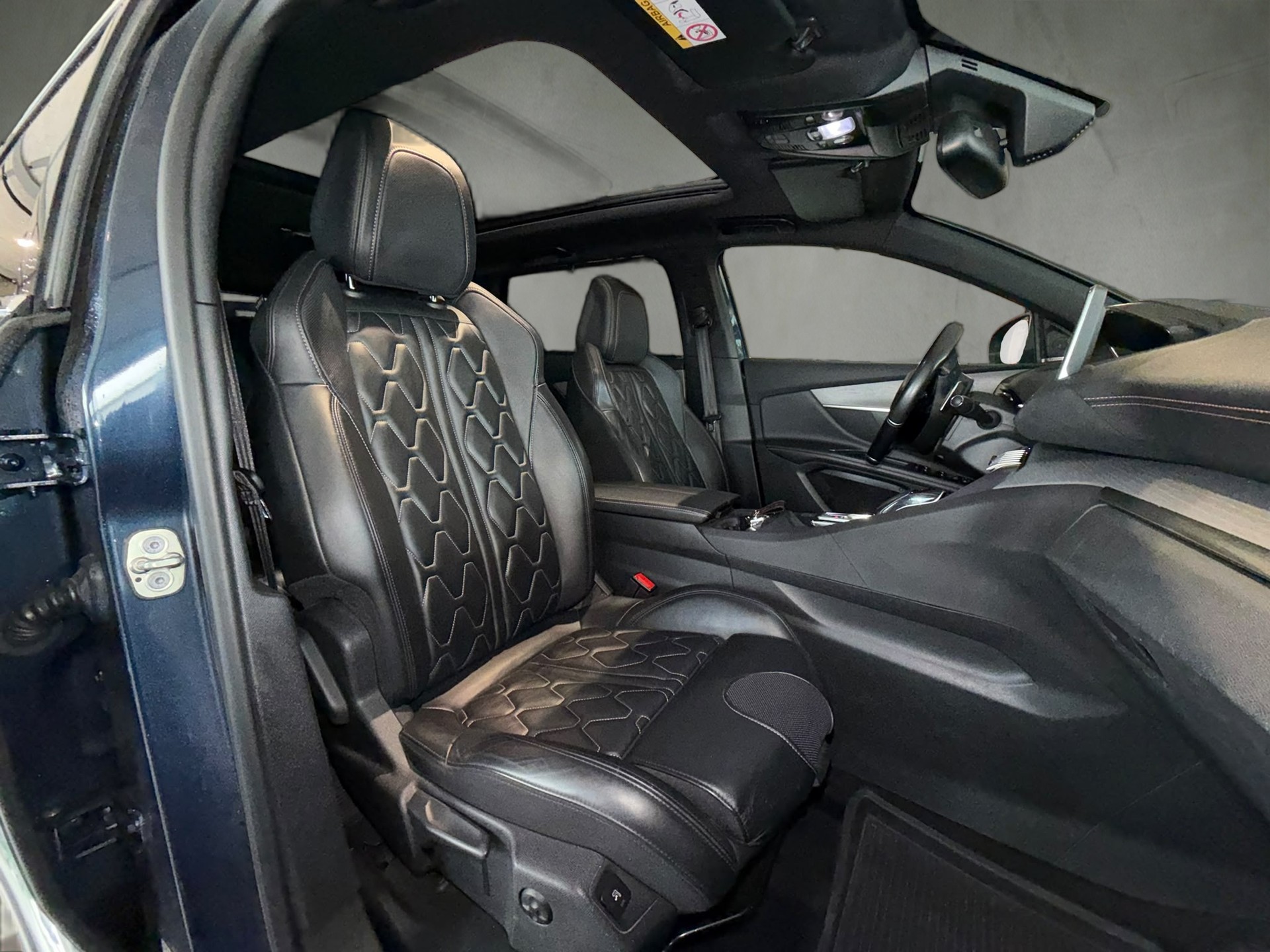PEUGEOT 5008 2.0 BlueHDi GT EAT 7 places-image-12