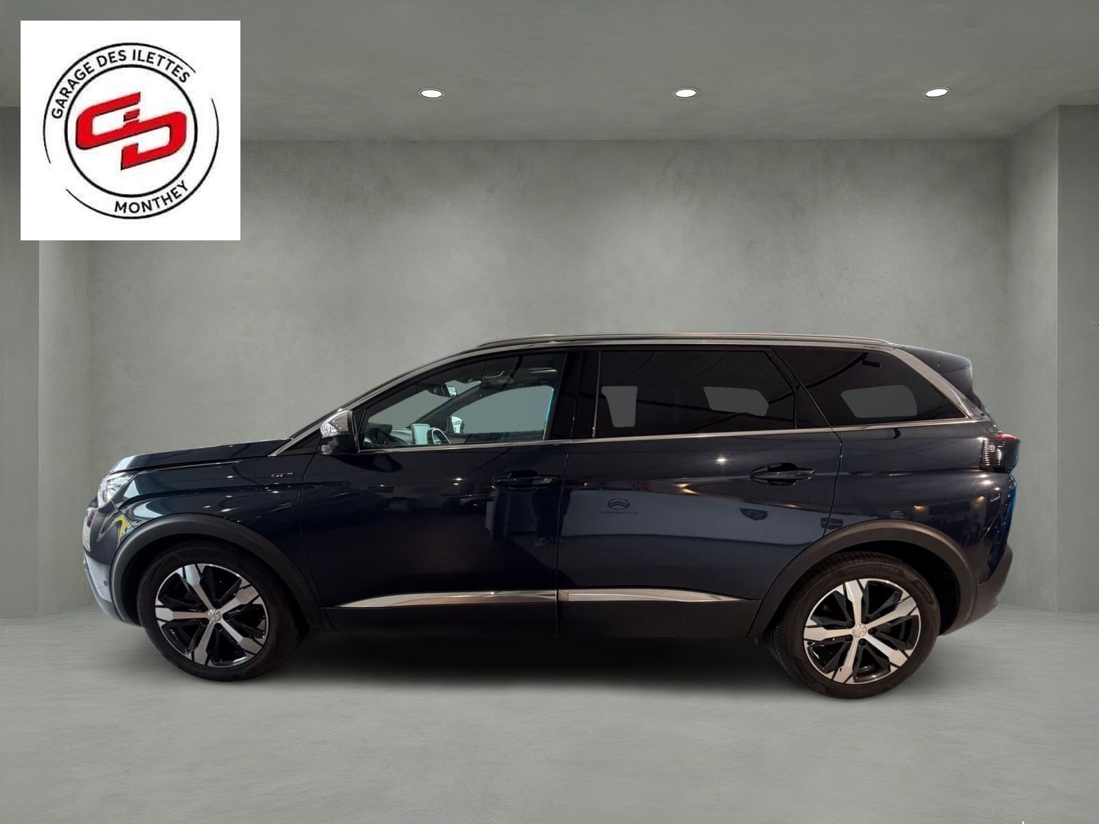 PEUGEOT 5008 2.0 BlueHDi GT EAT 7 places-showroom-element-1
