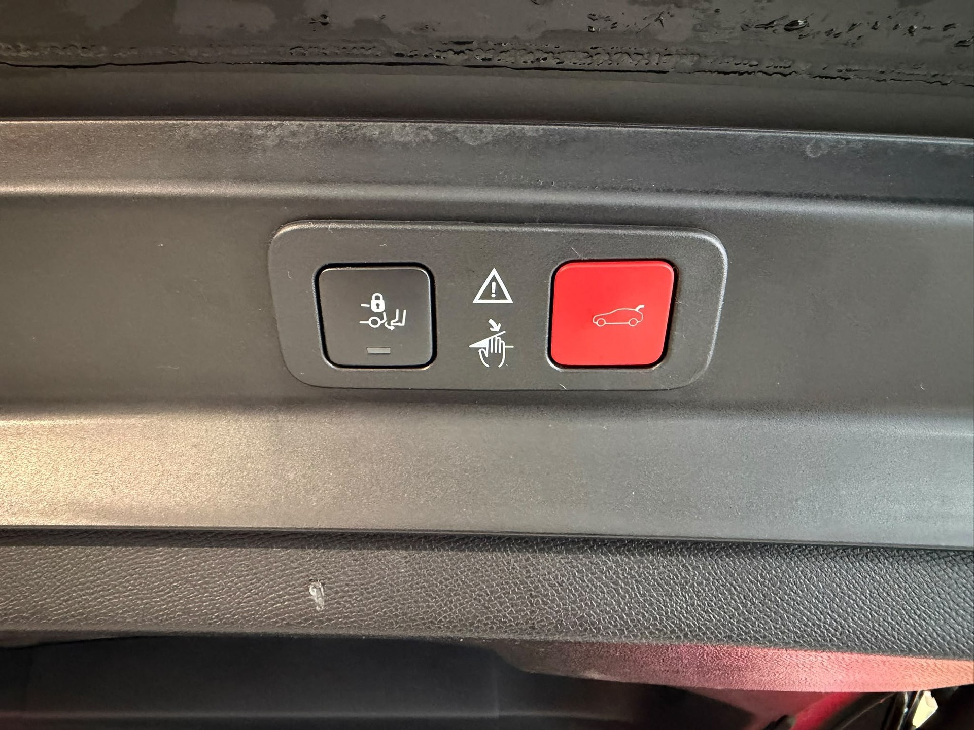 PEUGEOT 5008 2.0 BlueHDi GT EAT 7 places-image-4