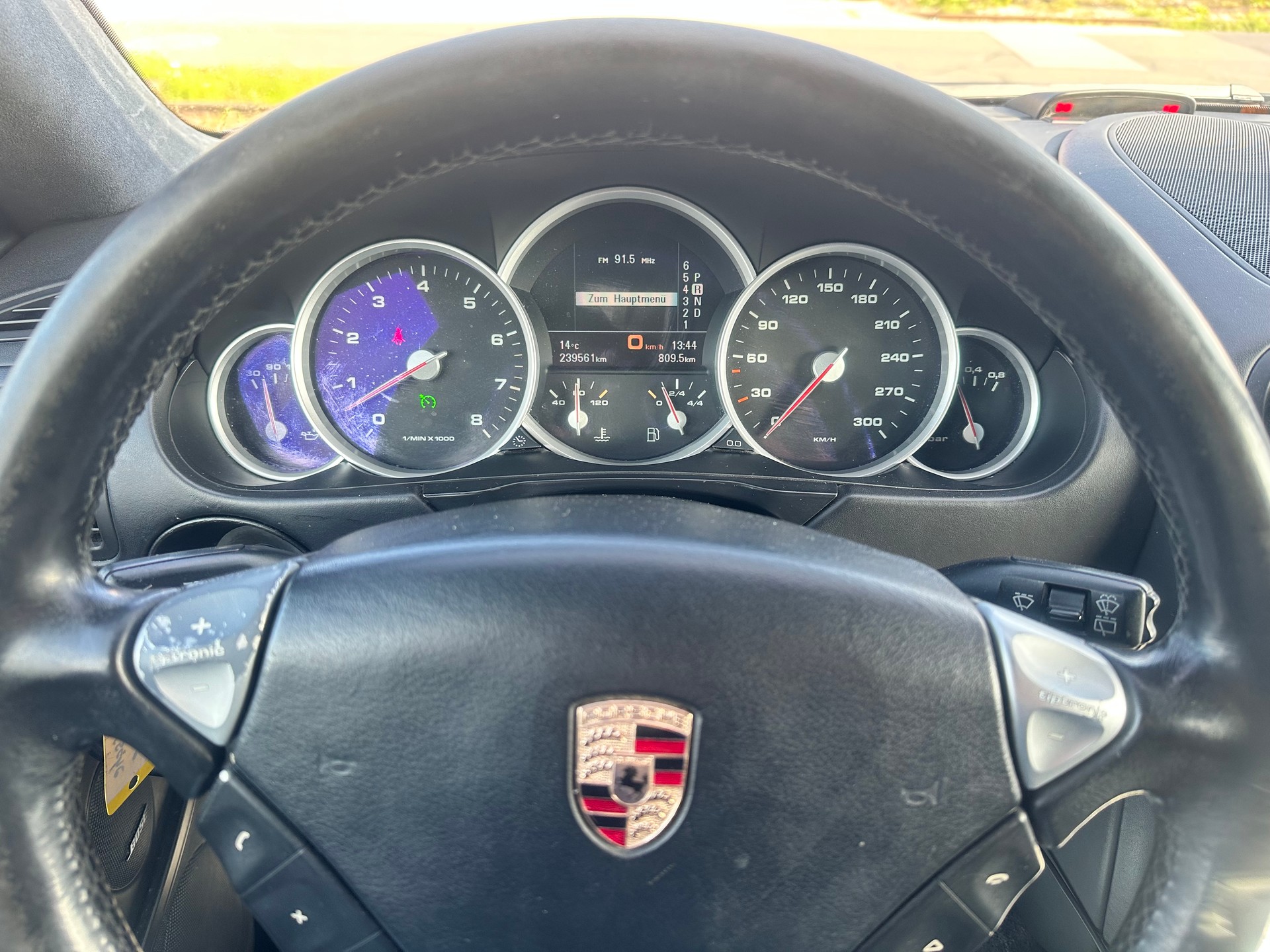 PORSCHE Cayenne Turbo-image-9