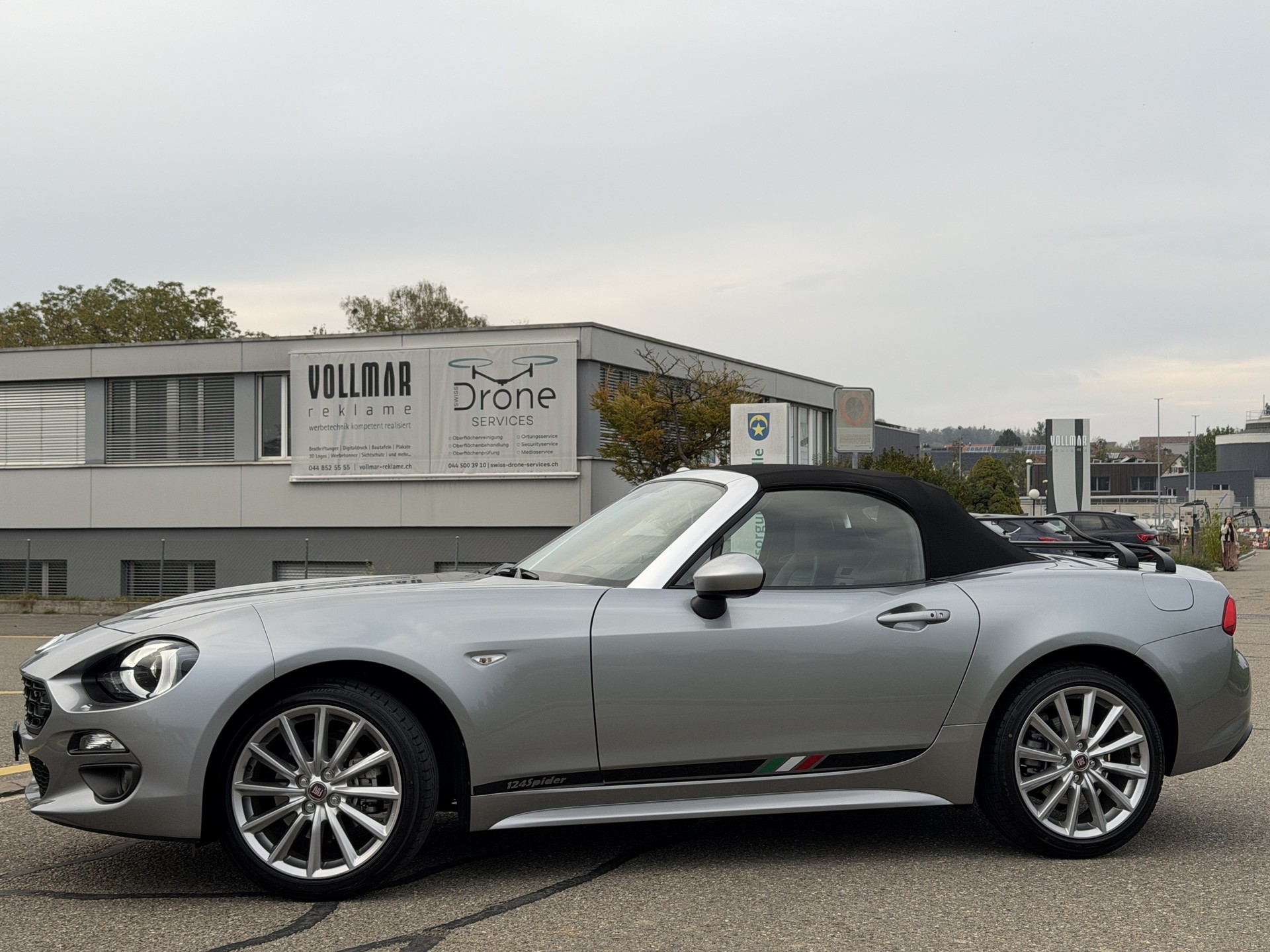 FIAT 124 Spider 1.4 TB Lusso Automatic - *NEUWERTIG* - *VOLLAUSSTATTUNG* - *8-FACH ALURÄDER* - *GARANTIE*-image-11