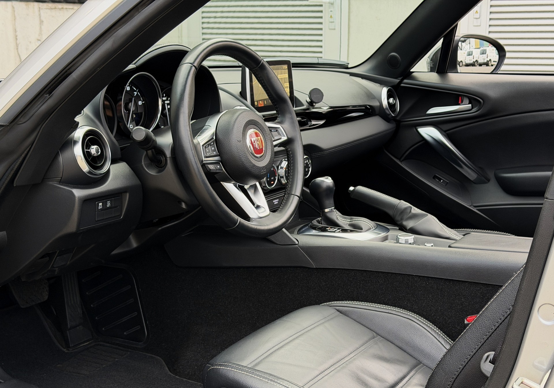 FIAT 124 Spider 1.4 TB Lusso Automatic - *NEUWERTIG* - *VOLLAUSSTATTUNG* - *8-FACH ALURÄDER* - *GARANTIE*-image-15