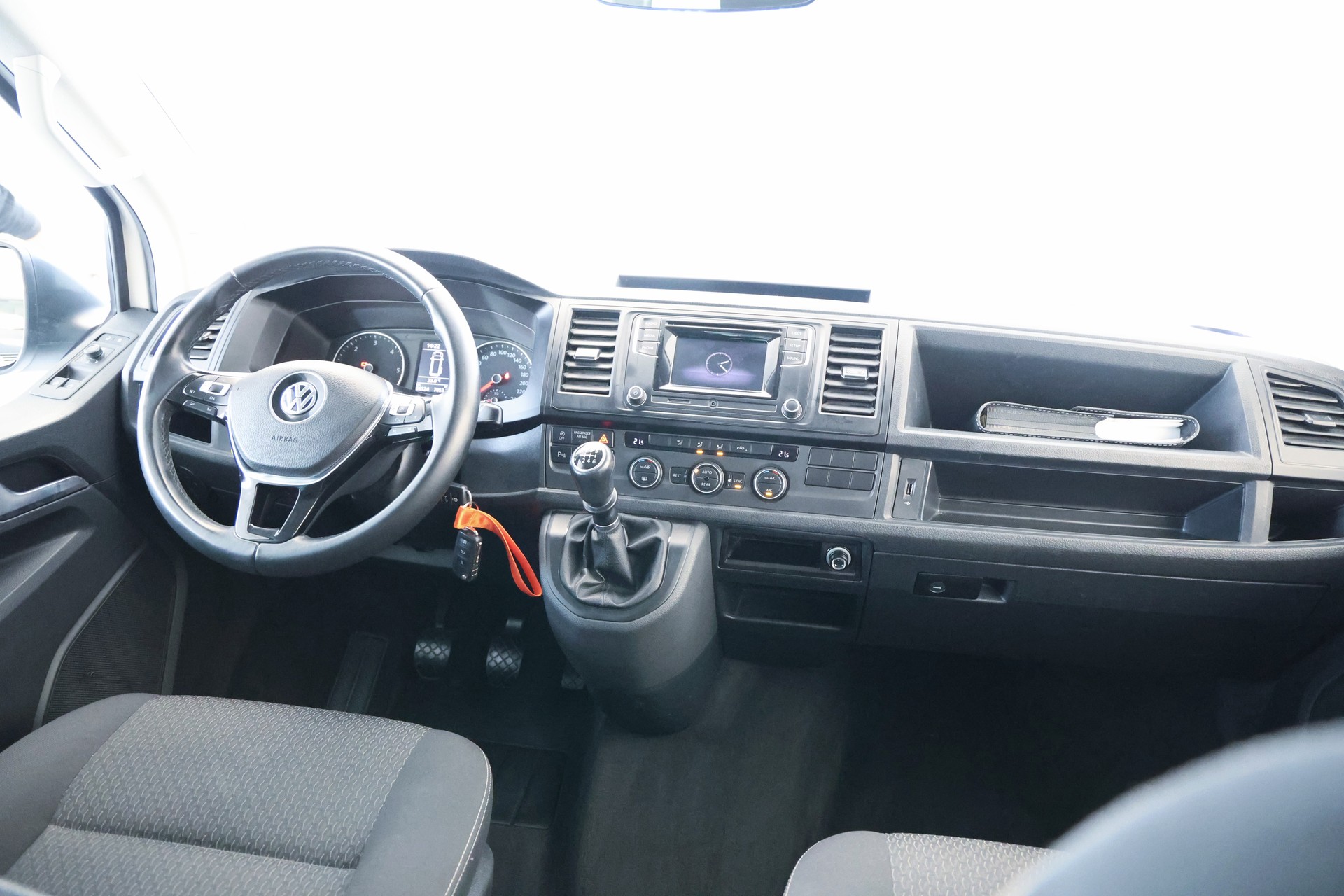 VW T6 California 2.0 TDI Beach Liberty-image-10