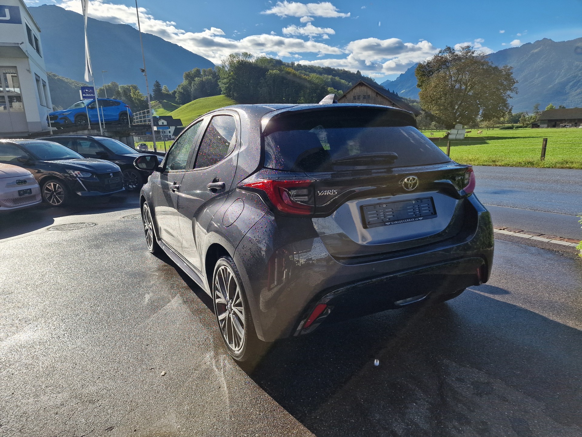 TOYOTA Yaris 1.5 Premium e-CVT 10Jahre Garantie-image-5