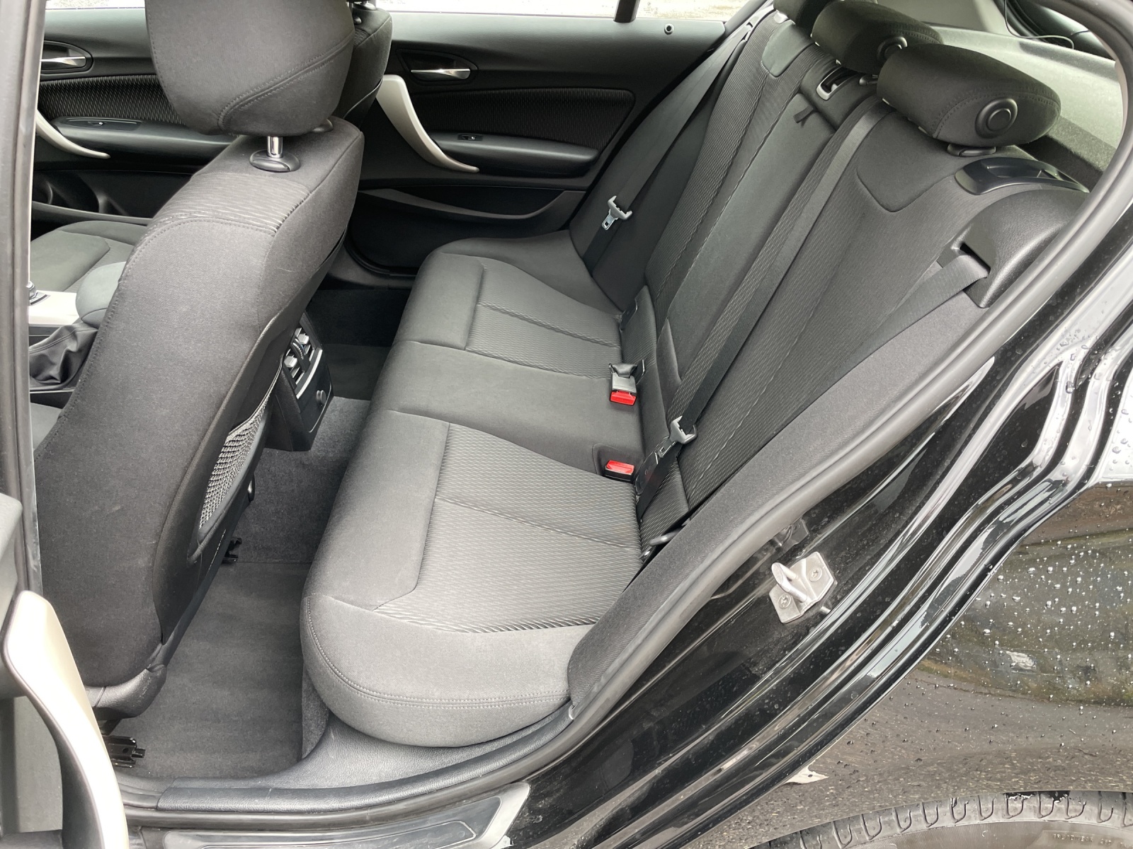 BMW 118d xDrive [Expertise du jour + Garantie 12 mois + Service & Immat. Offerts]-image-11