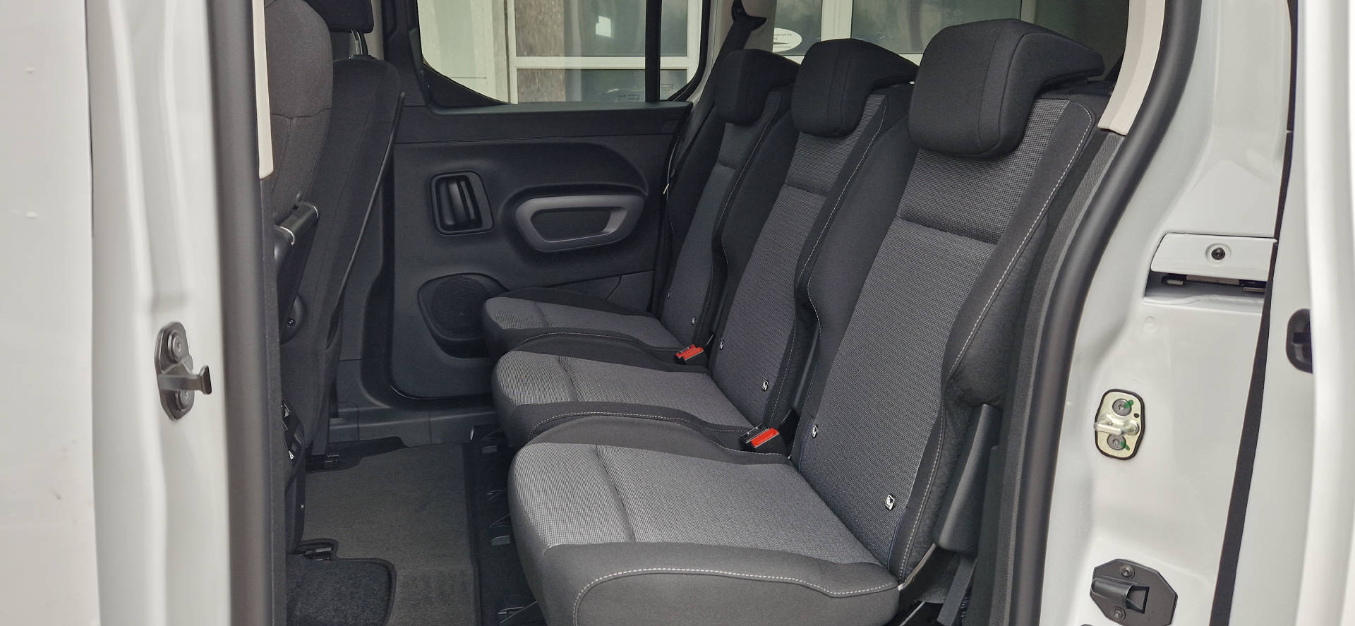 TOYOTA Proace City Verso Style L2 1.5 HDi-image-9