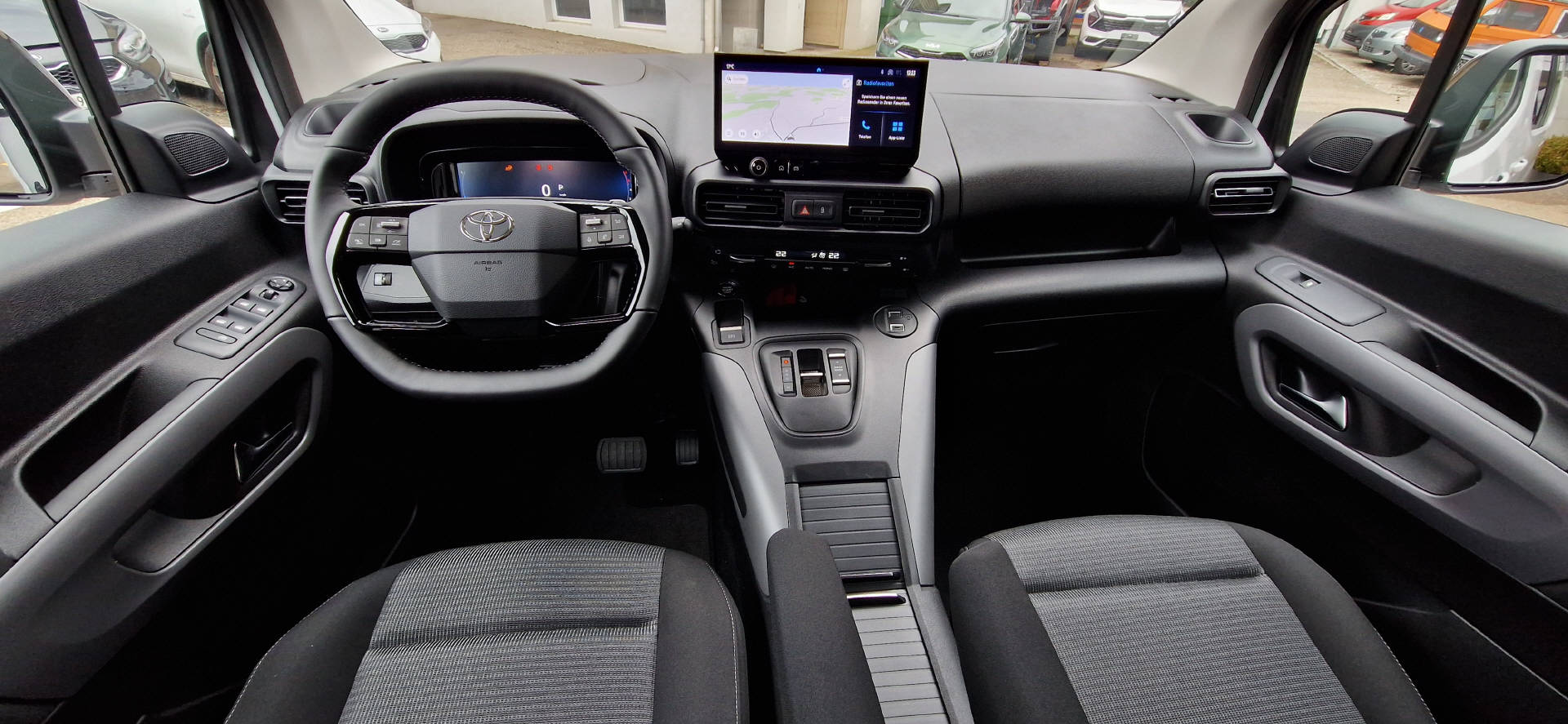 TOYOTA Proace City Verso Style L2 1.5 HDi-image-4