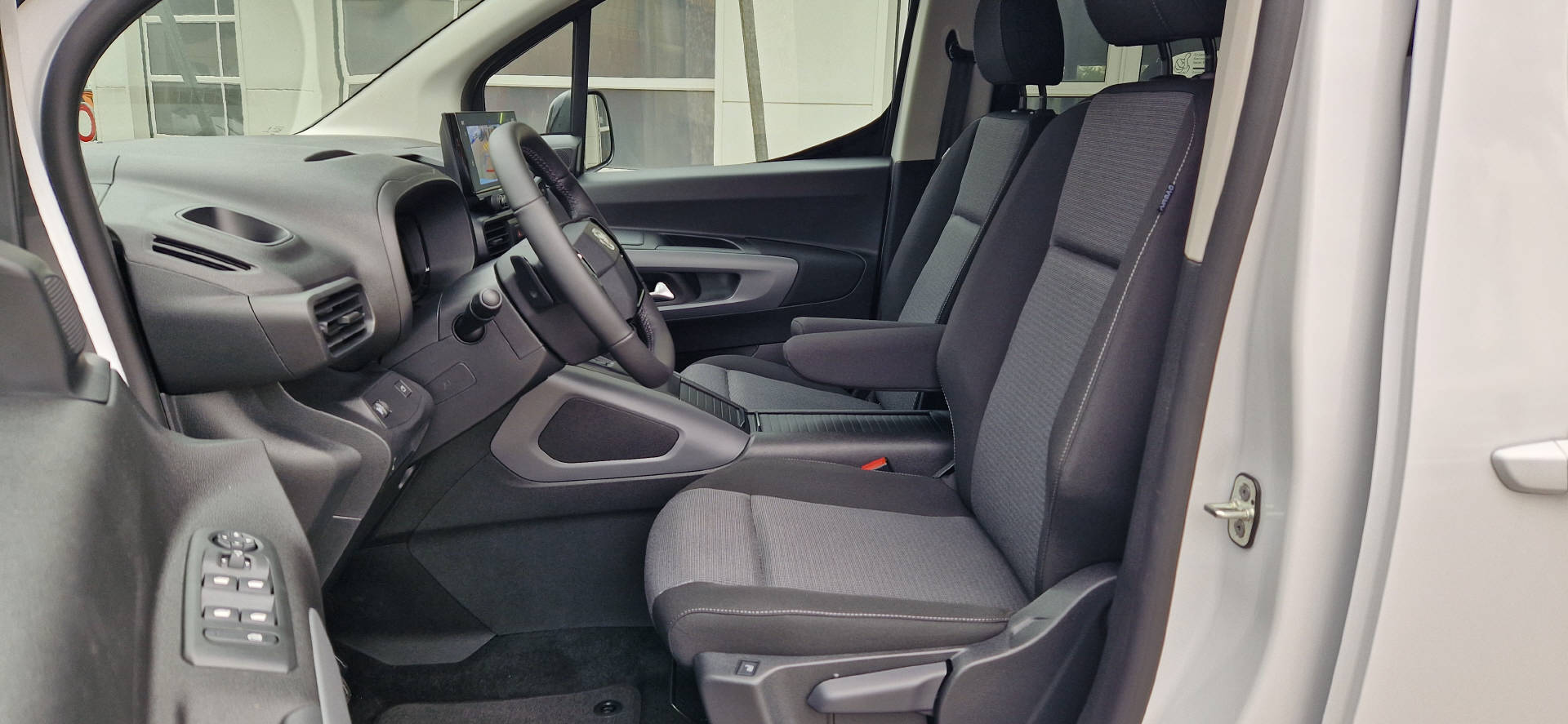 TOYOTA Proace City Verso Style L2 1.5 HDi-image-3