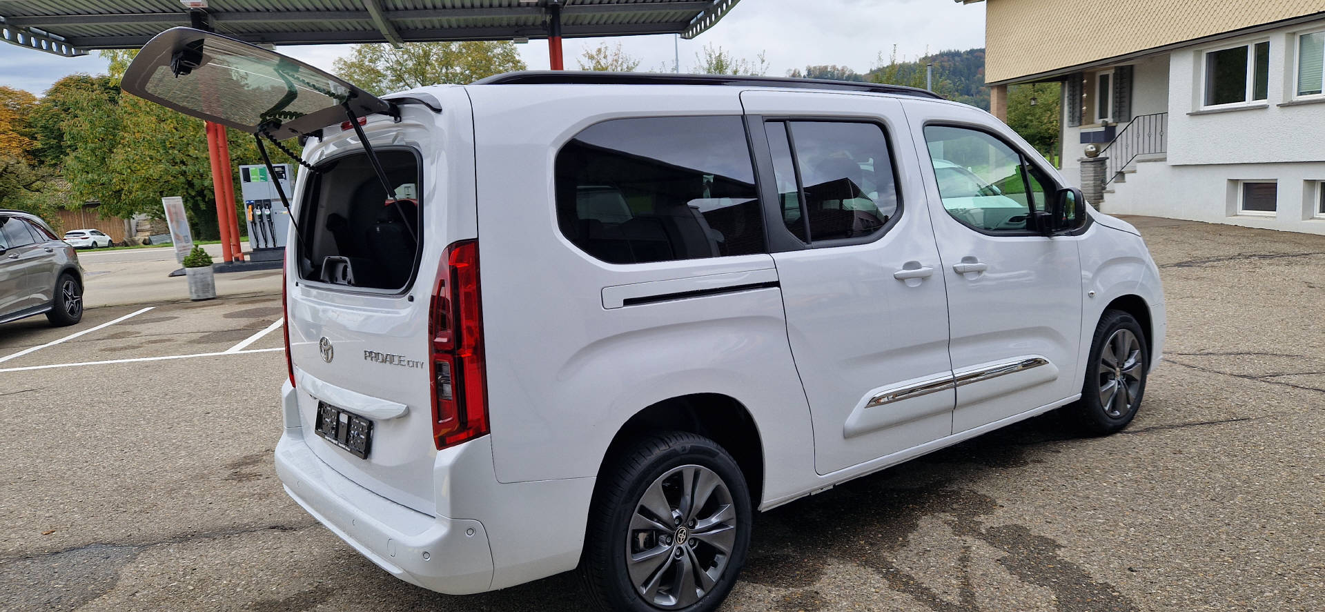 TOYOTA Proace City Verso Style L2 1.5 HDi-image-13