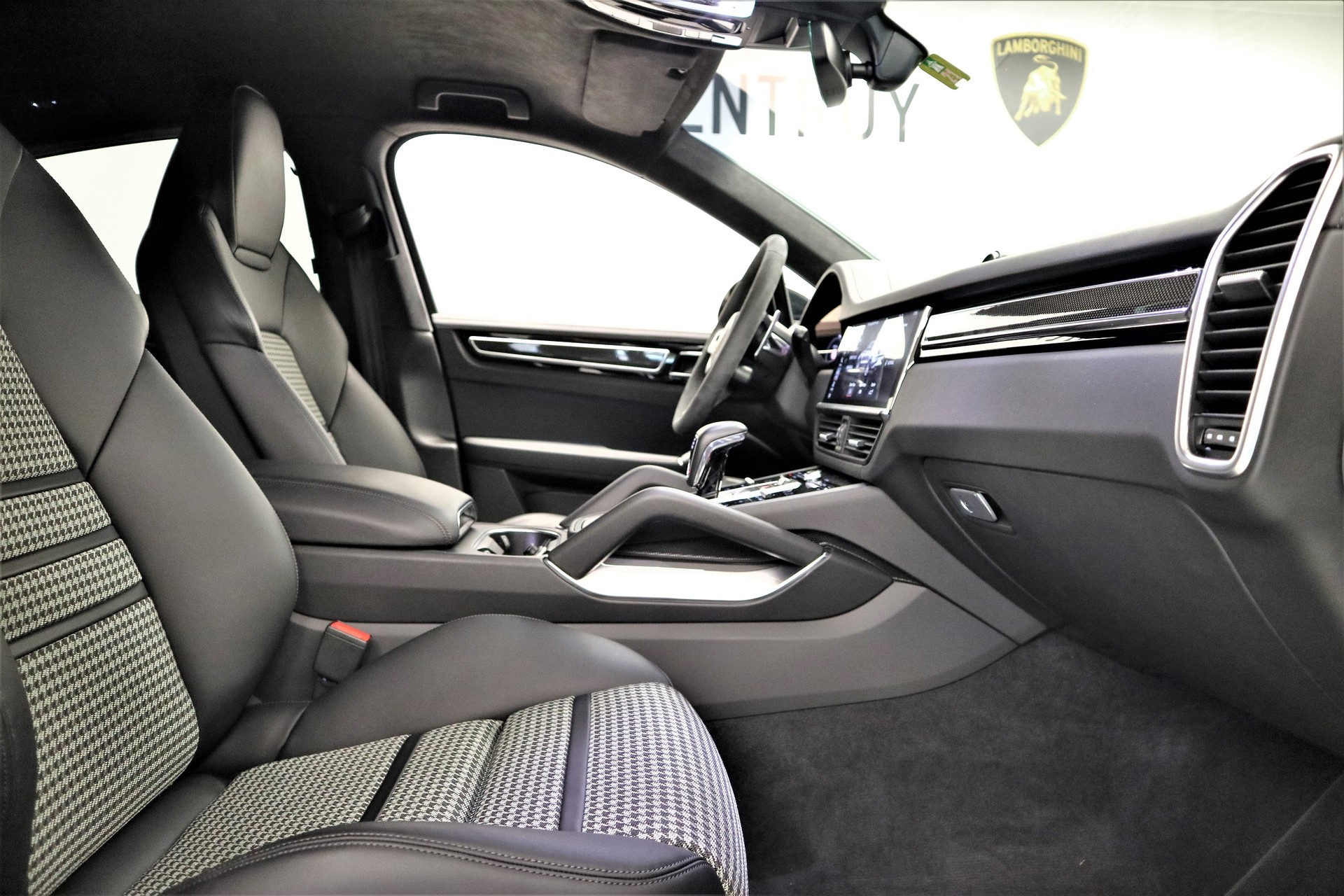 PORSCHE Cayenne Turbo Coupé-image-5