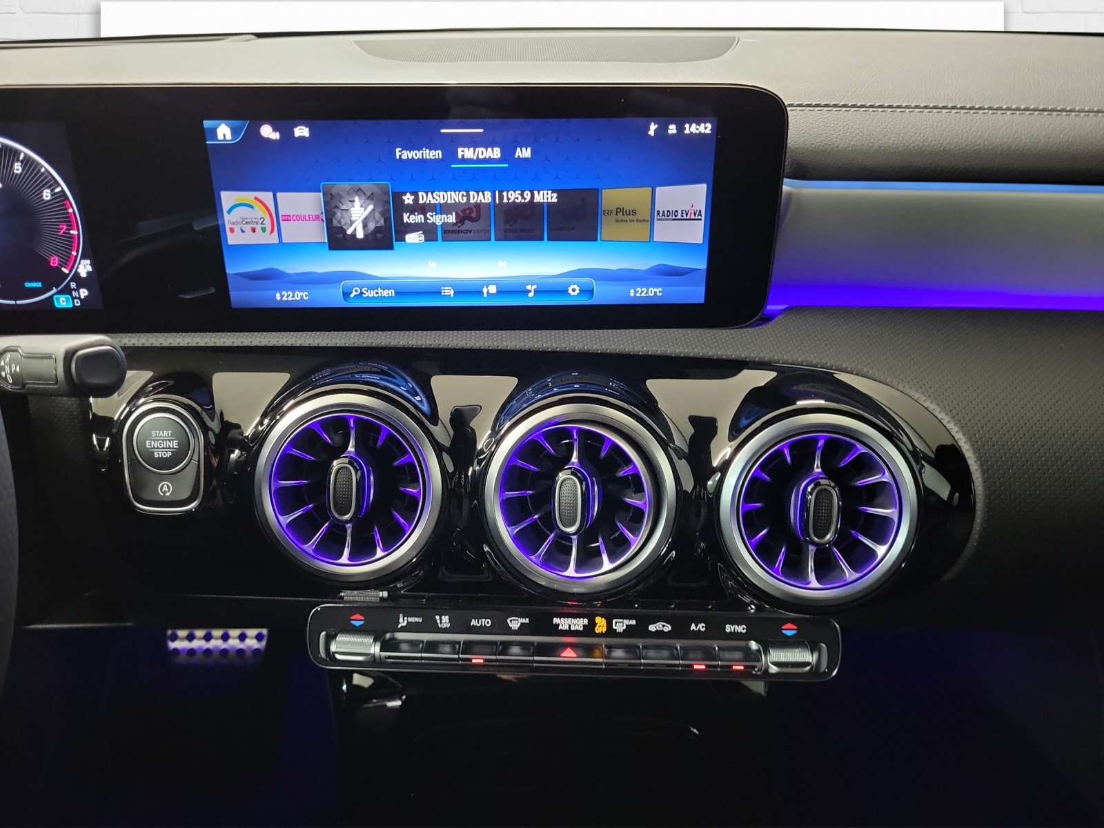 MERCEDES-BENZ A 220 AMG Line 4Matic-image-8