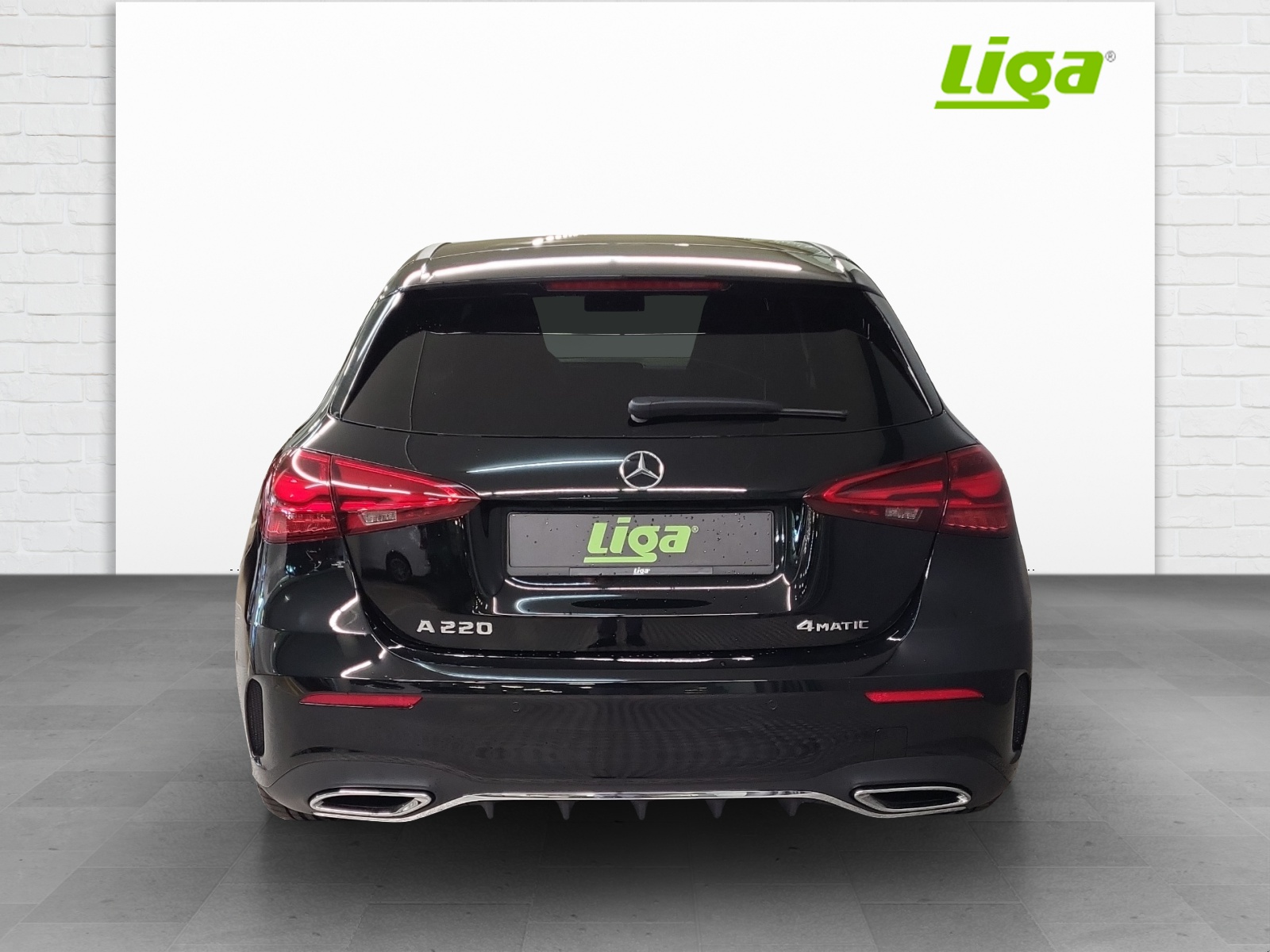 MERCEDES-BENZ A 220 AMG Line 4Matic-image-4