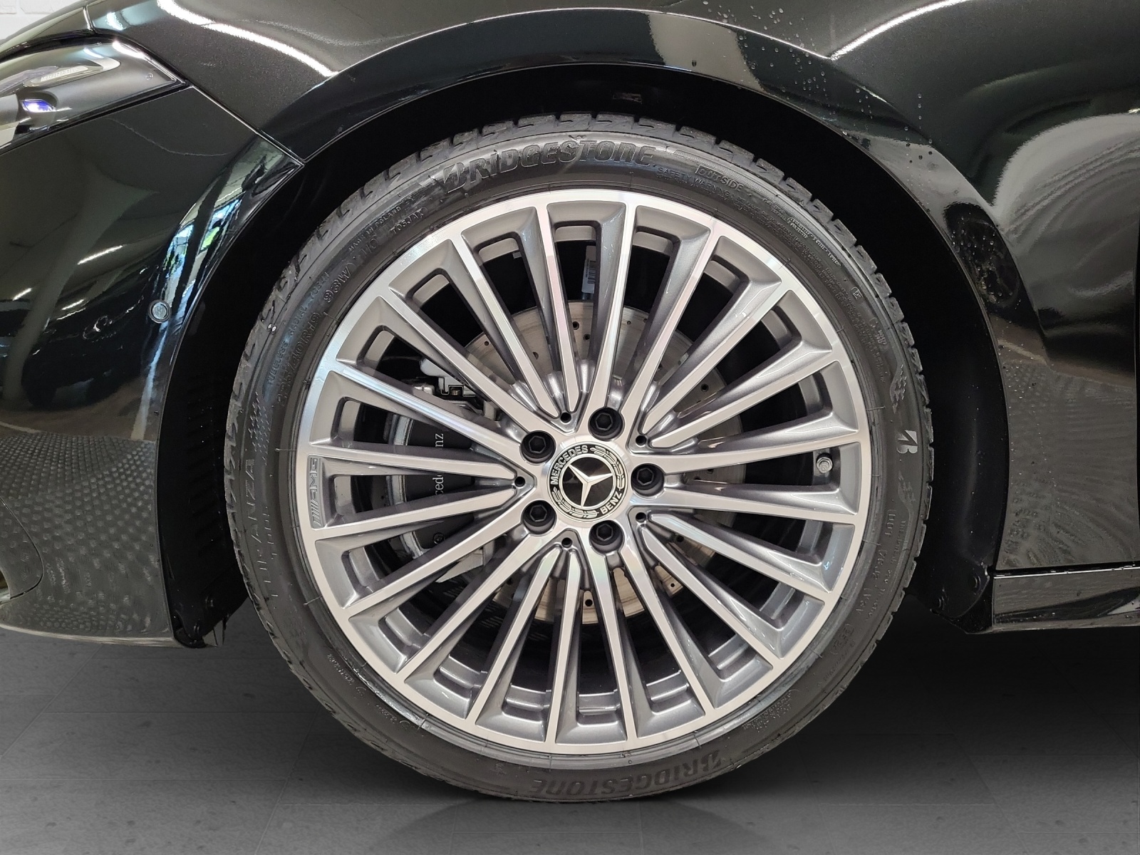 MERCEDES-BENZ A 220 AMG Line 4Matic-image-5