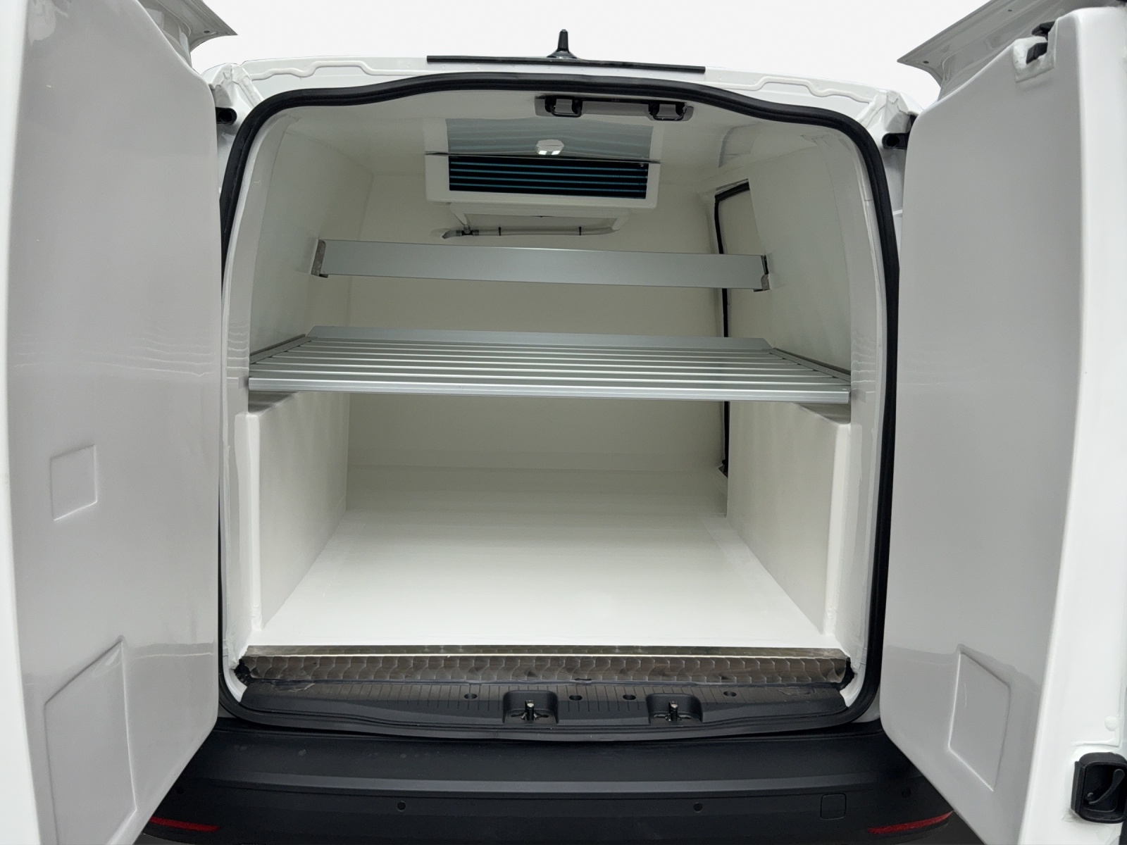 VW Caddy Cargo 2.0TDI Maxi 4Motion-image-7