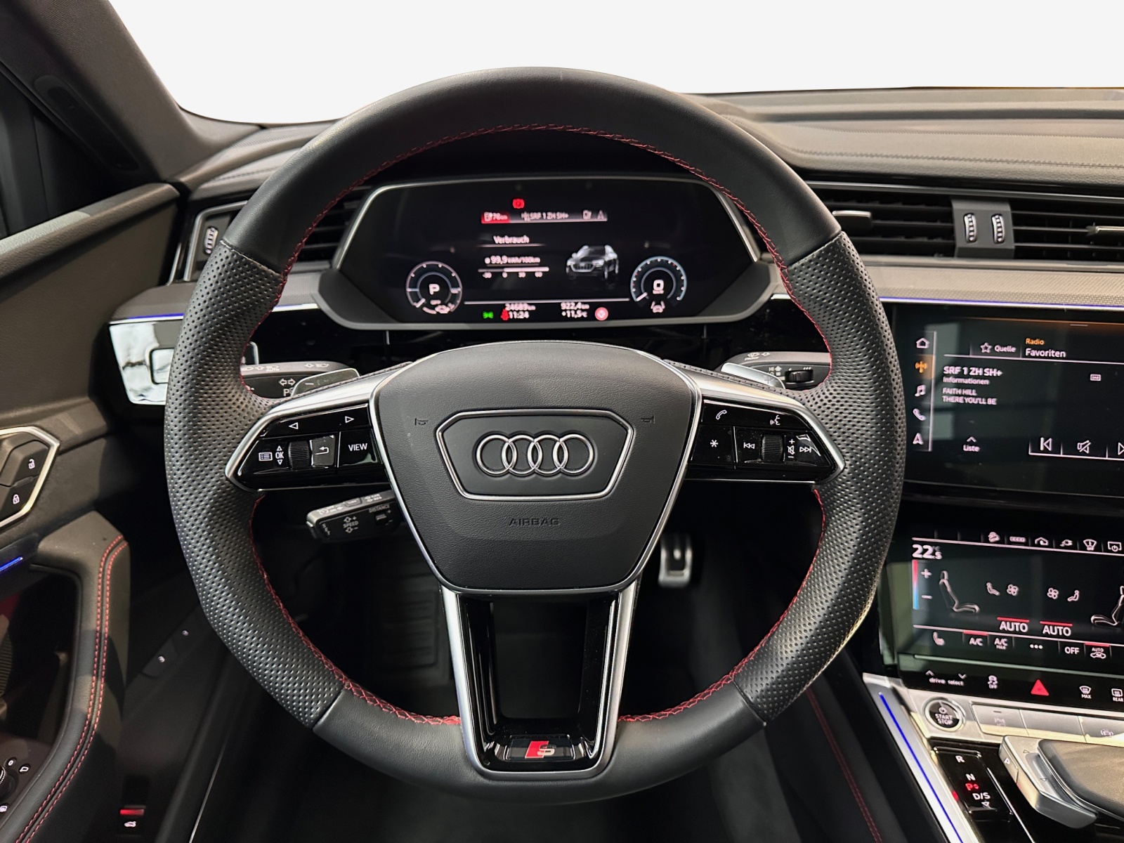 AUDI Q8 Sportback 55 e-tron Black Edition quattro-image-10