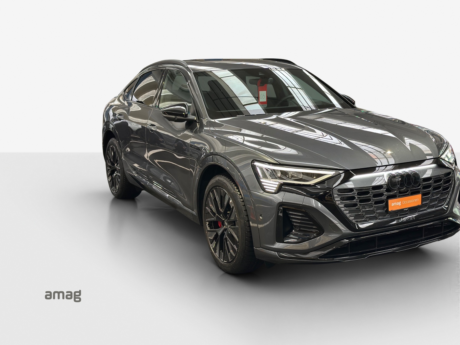 AUDI Q8 Sportback 55 e-tron Black Edition quattro-image-6