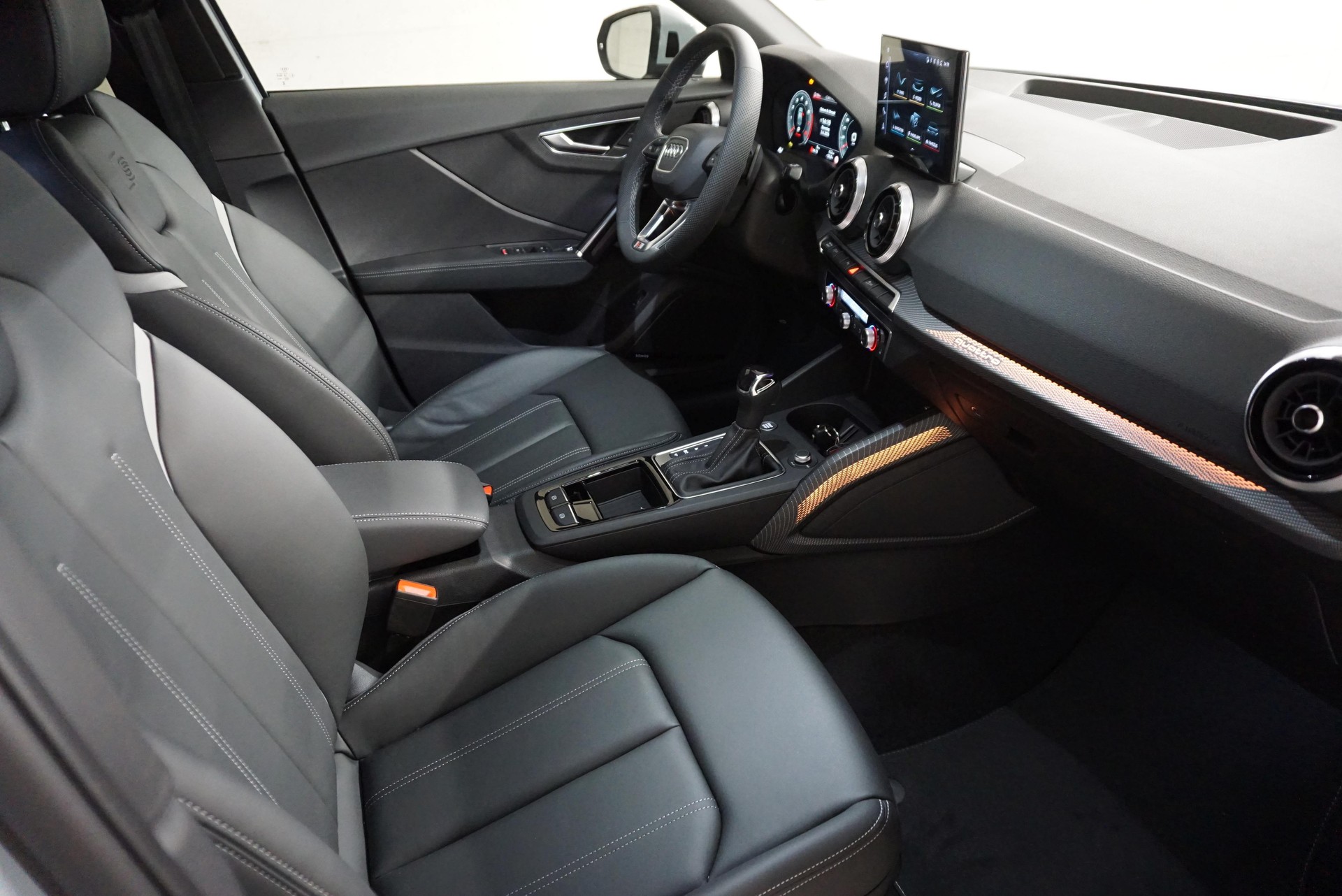 AUDI Q2 40 TFSI S line Attraction quattro S-tronic-image-8