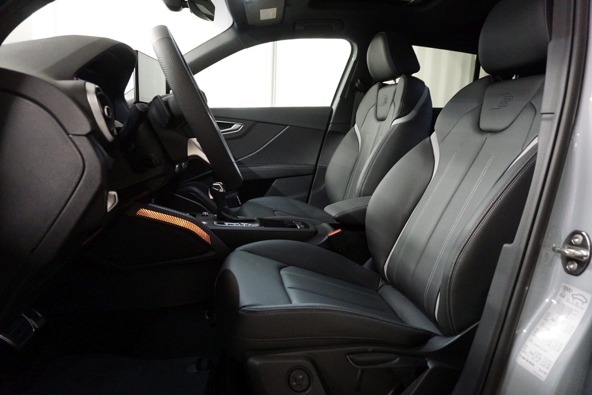 AUDI Q2 40 TFSI S line Attraction quattro S-tronic-image-6