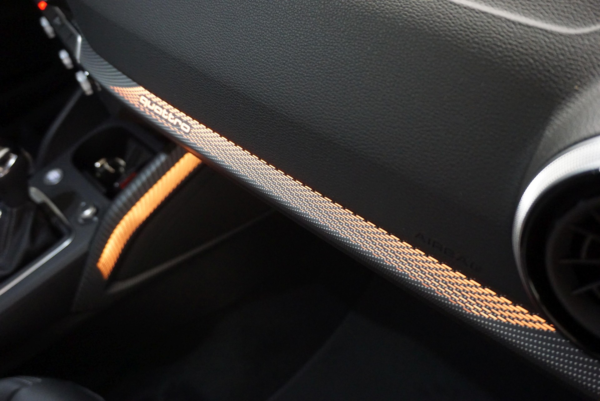 AUDI Q2 40 TFSI S line Attraction quattro S-tronic-image-10