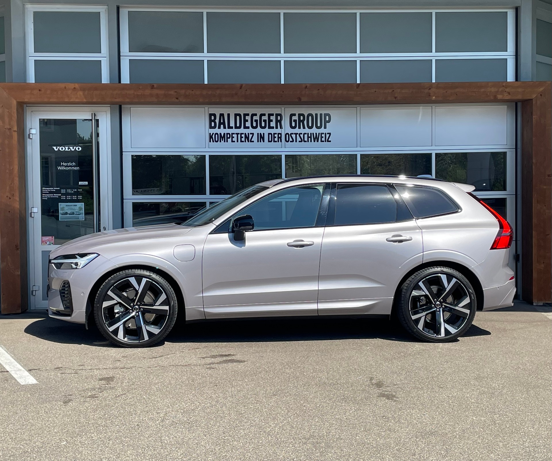 VOLVO XC60 2.0 T6 TE Ultra Dark eAWD-image-8
