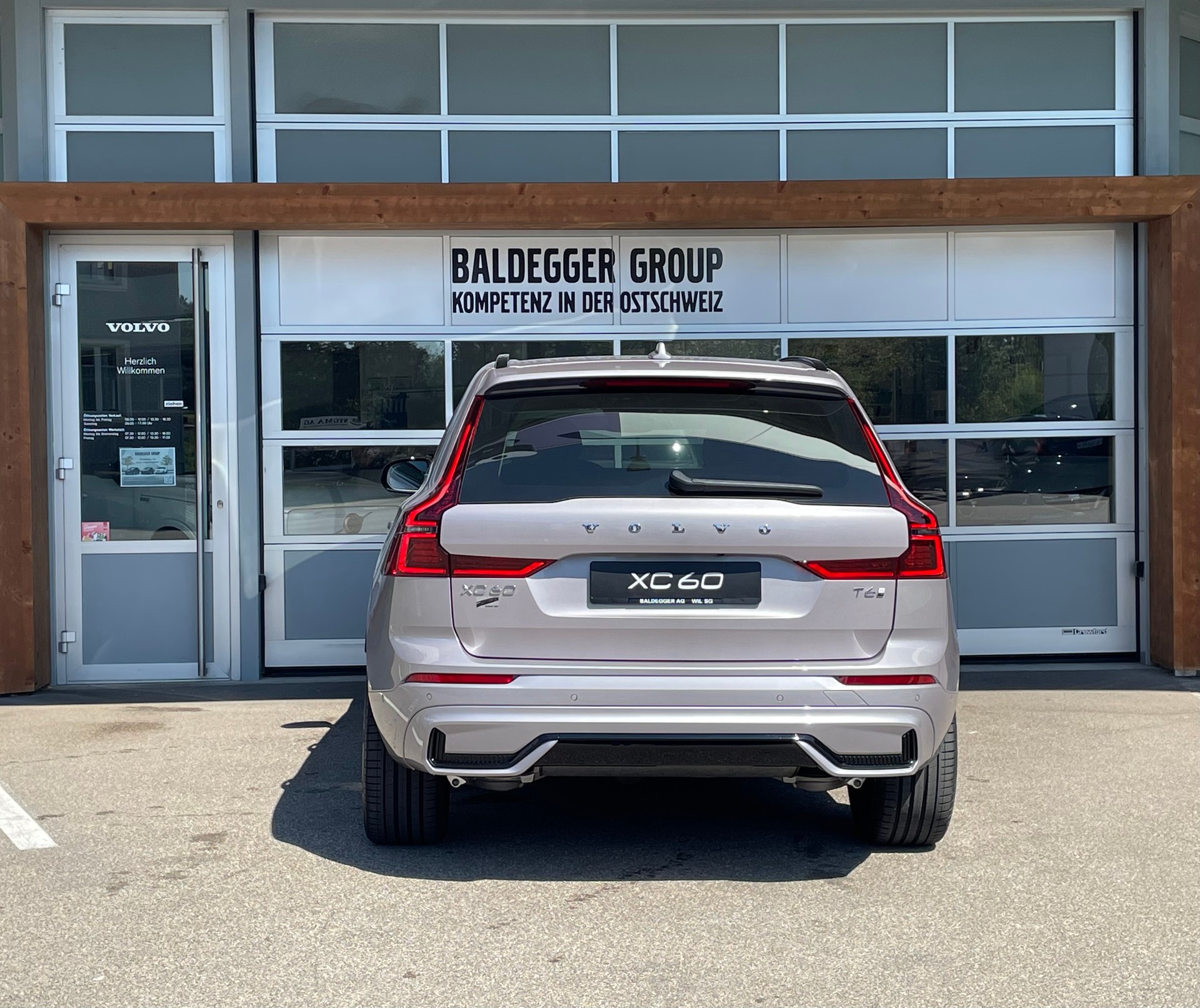 VOLVO XC60 2.0 T6 TE Ultra Dark eAWD-image-9