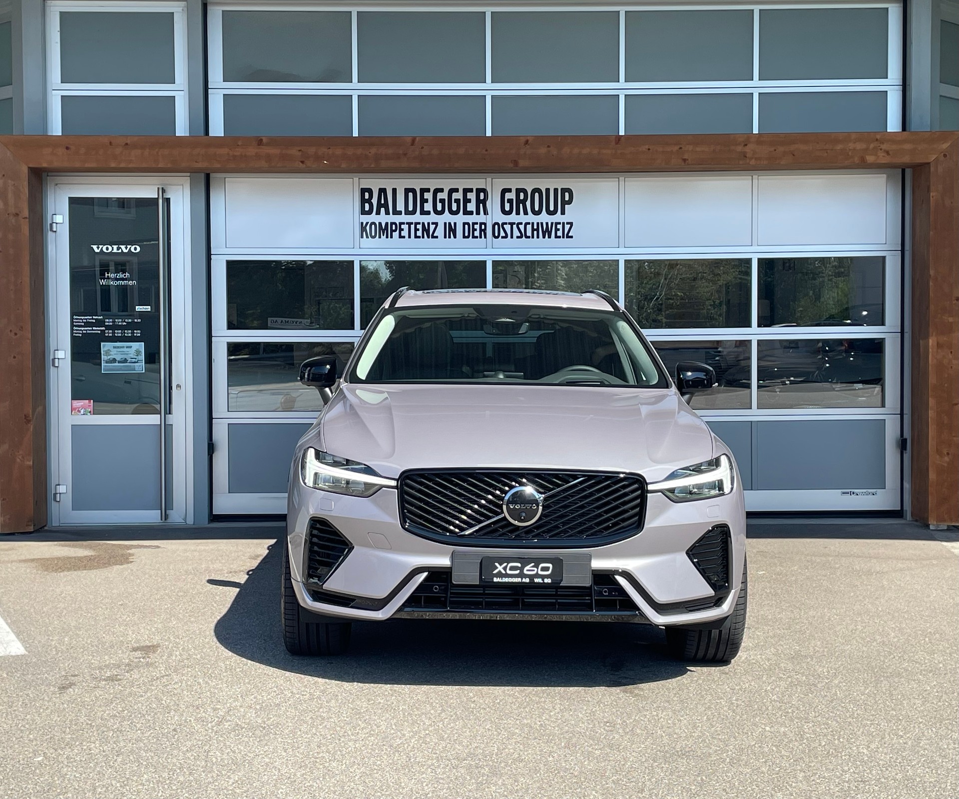VOLVO XC60 2.0 T6 TE Ultra Dark eAWD-image-7
