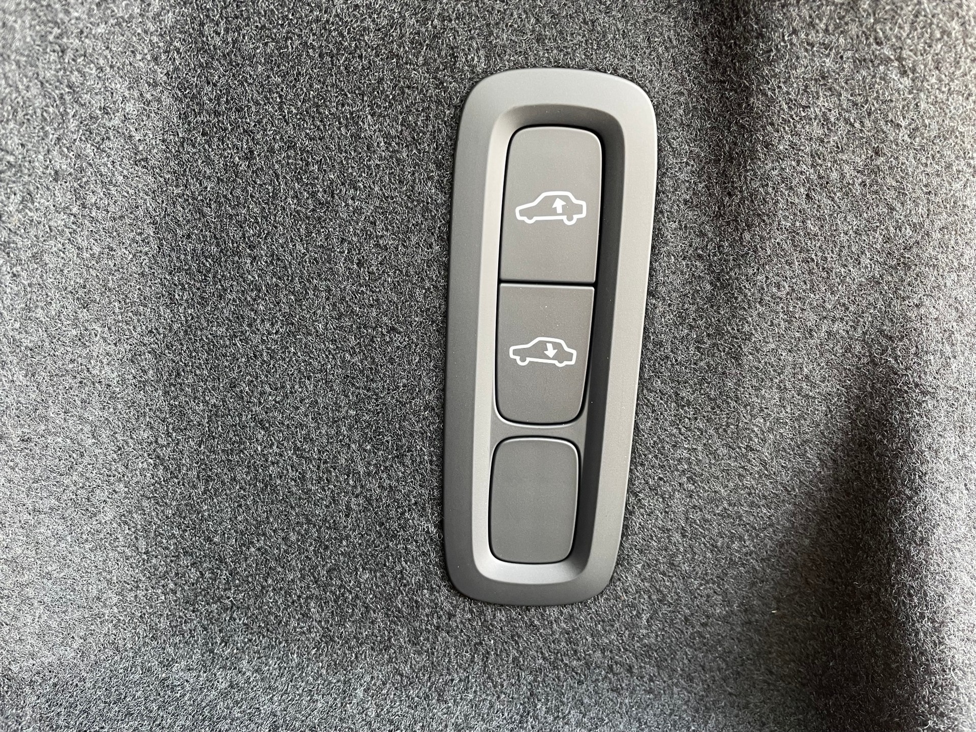 VOLVO XC60 2.0 T6 TE Ultra Dark eAWD-image-15