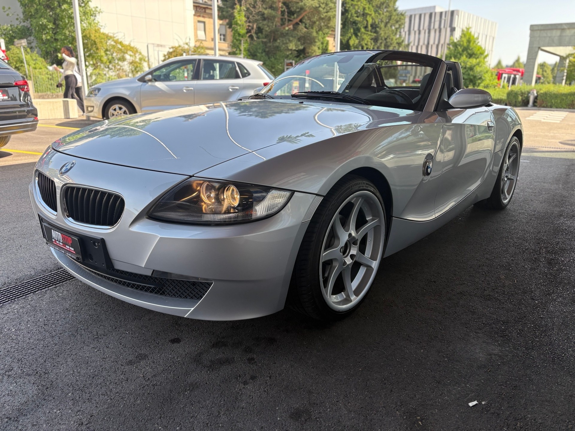 BMW Z4 2.0i Roadster-image-0
