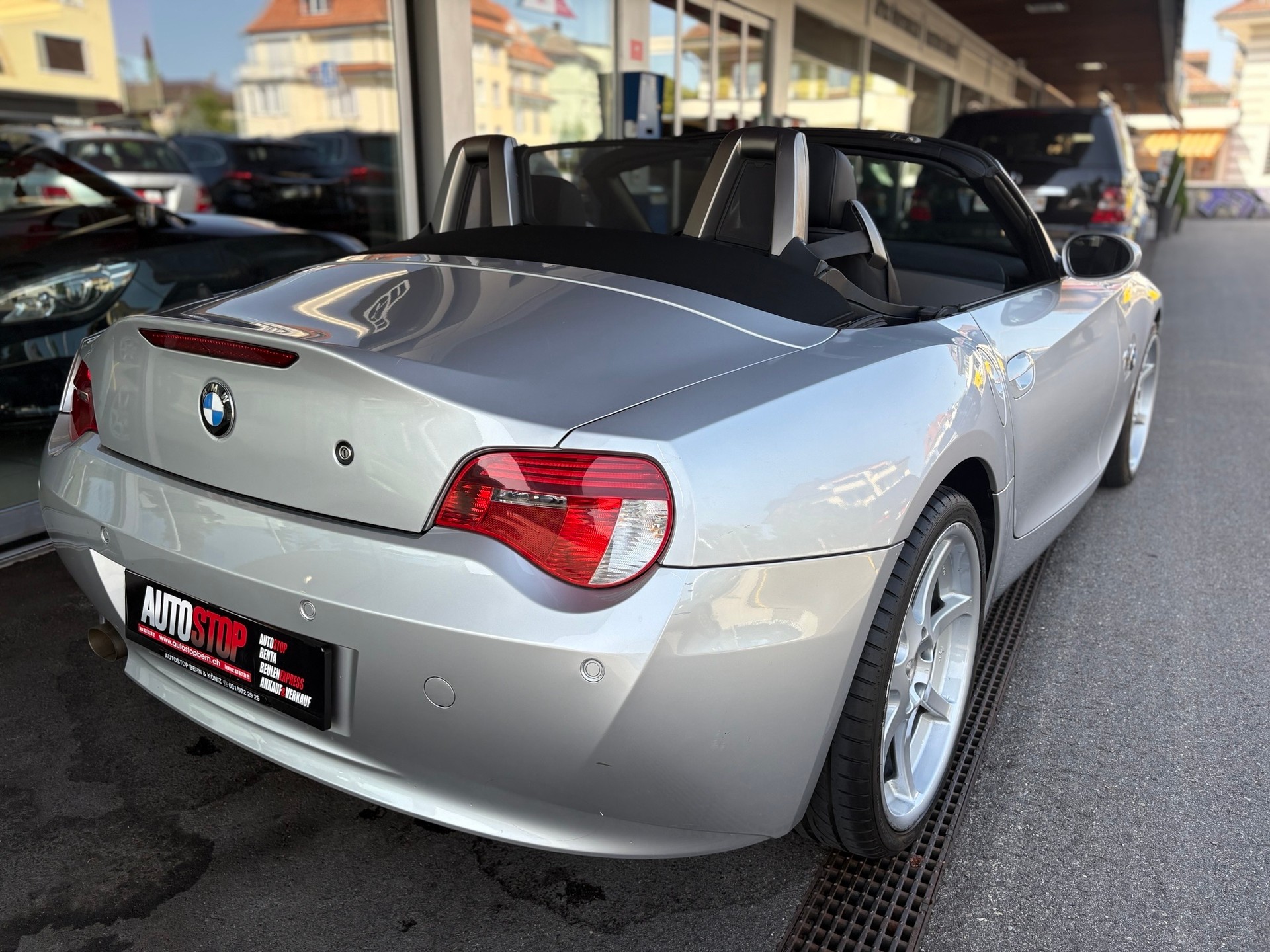 BMW Z4 2.0i Roadster-image-1