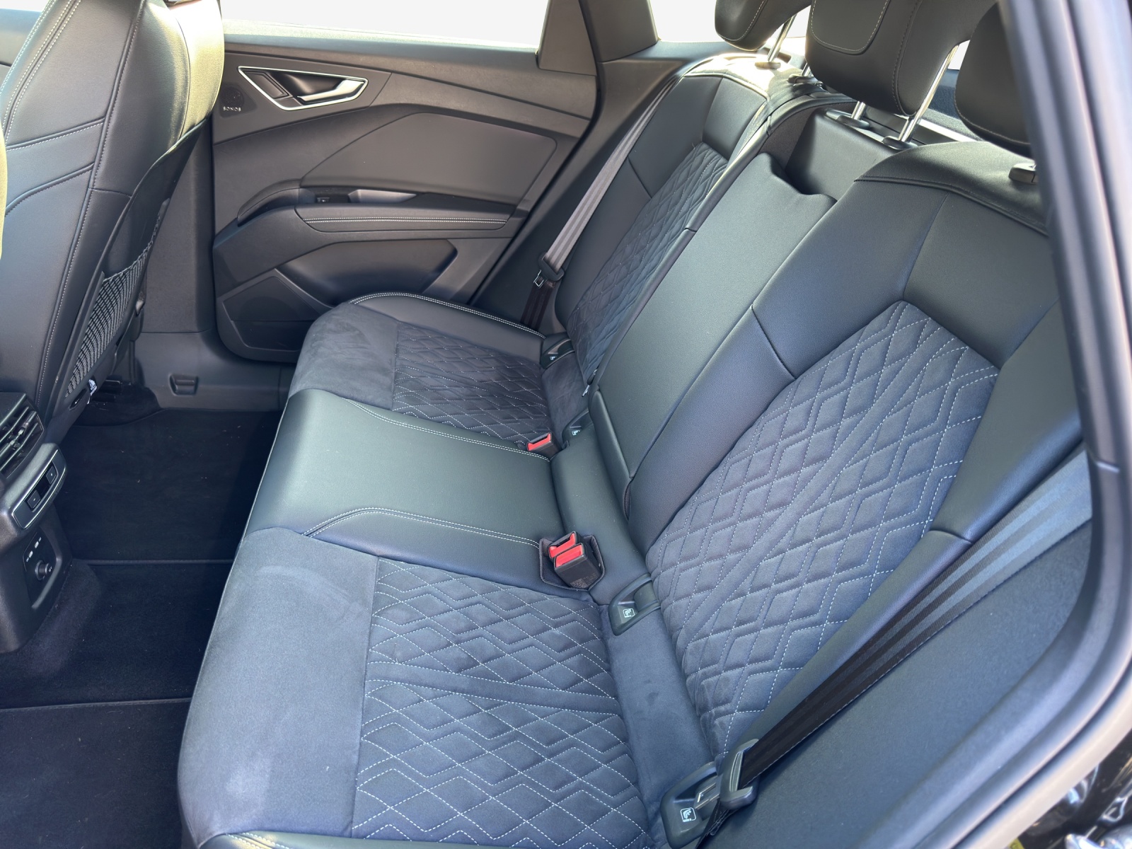AUDI Q4 Sportback e-tron 50 quattro-image-12