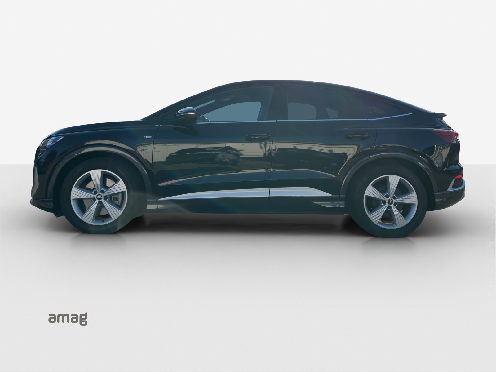 AUDI Q4 Sportback e-tron 50 quattro-image-2