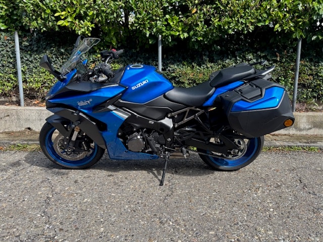 SUZUKI GSX-S 1000 GT Travel-showroom-element-3