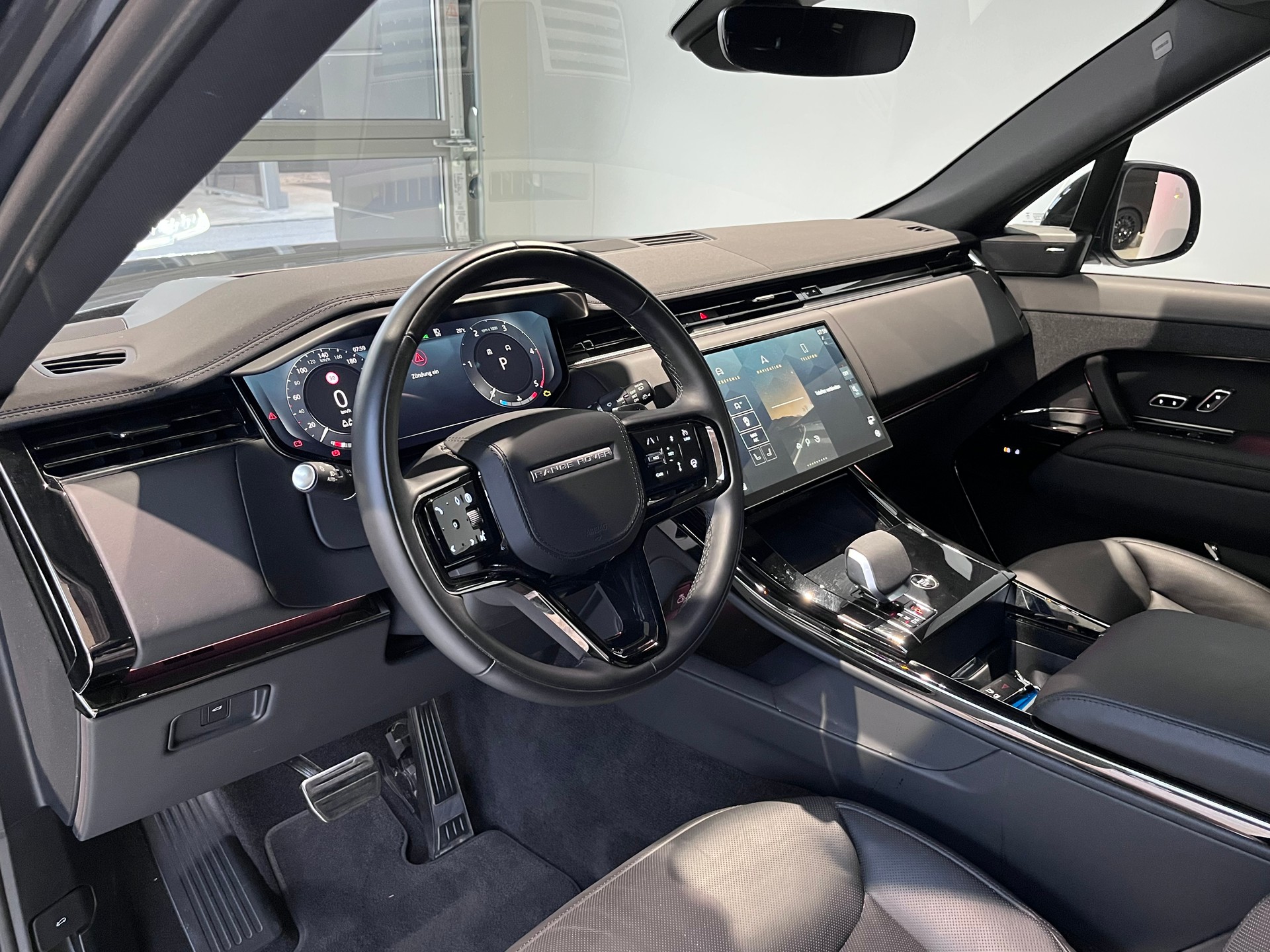 LAND ROVER Range Rover Sport D300 3.0 TD6 MHEV Dynamic SE Automatic-image-3