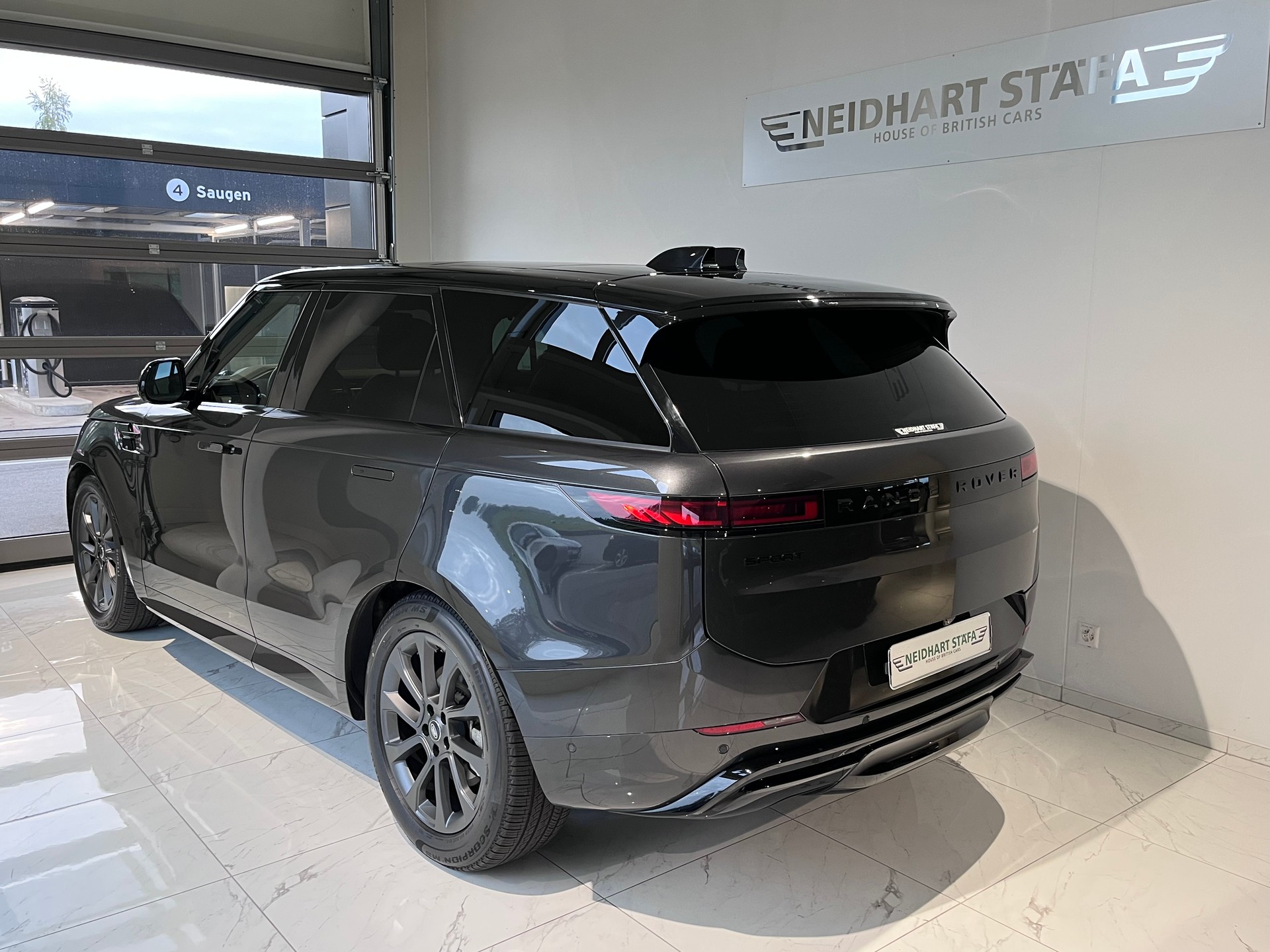 LAND ROVER Range Rover Sport D300 3.0 TD6 MHEV Dynamic SE Automatic-image-1