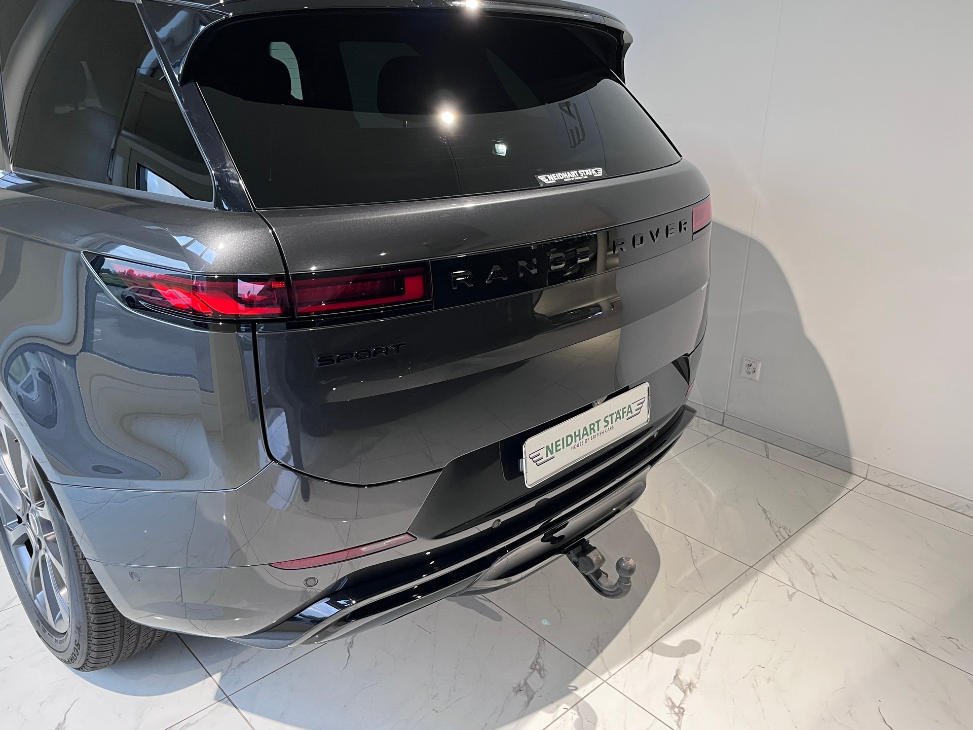 LAND ROVER Range Rover Sport D300 3.0 TD6 MHEV Dynamic SE Automatic-image-2