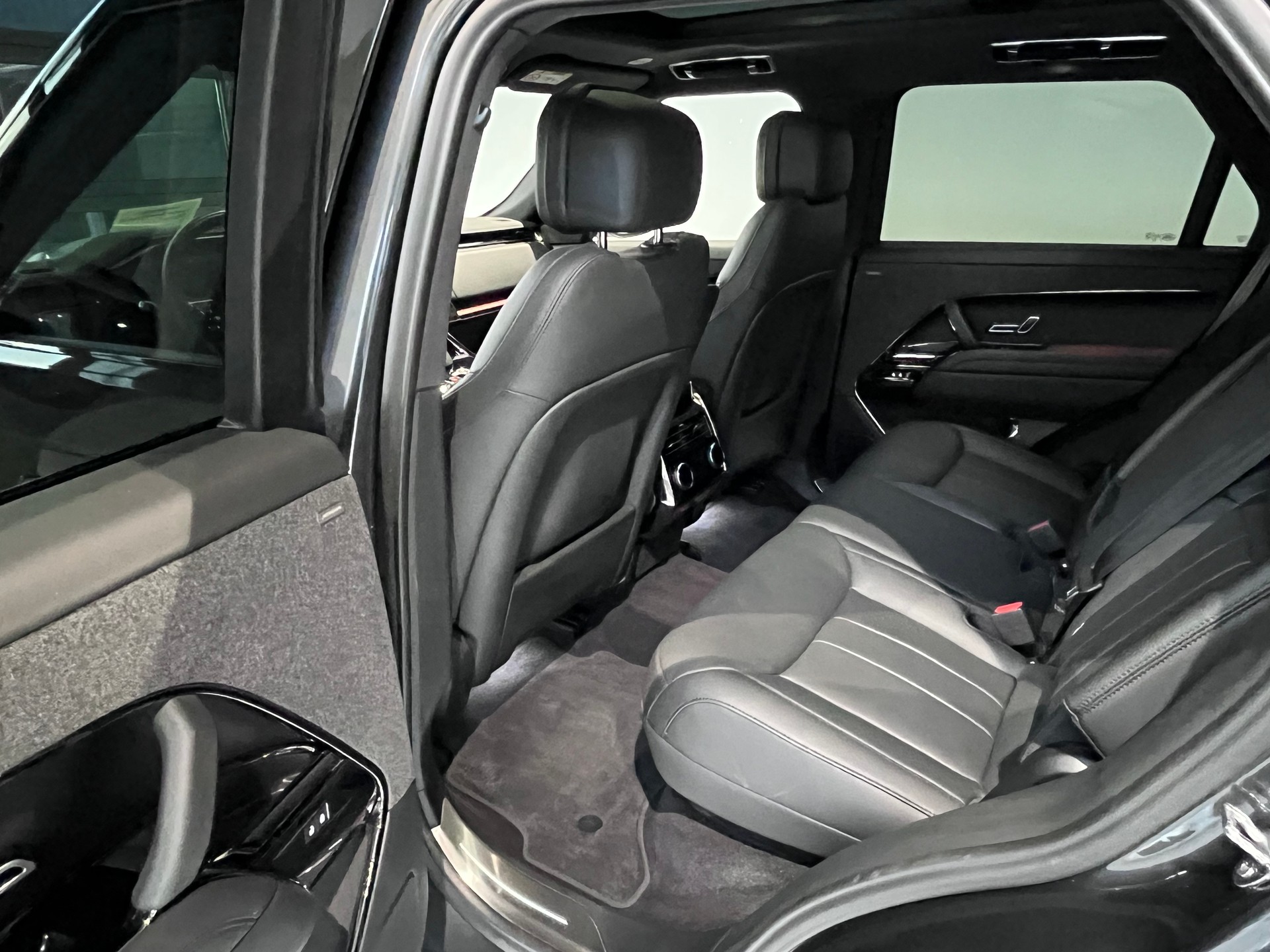 LAND ROVER Range Rover Sport D300 3.0 TD6 MHEV Dynamic SE Automatic-image-5