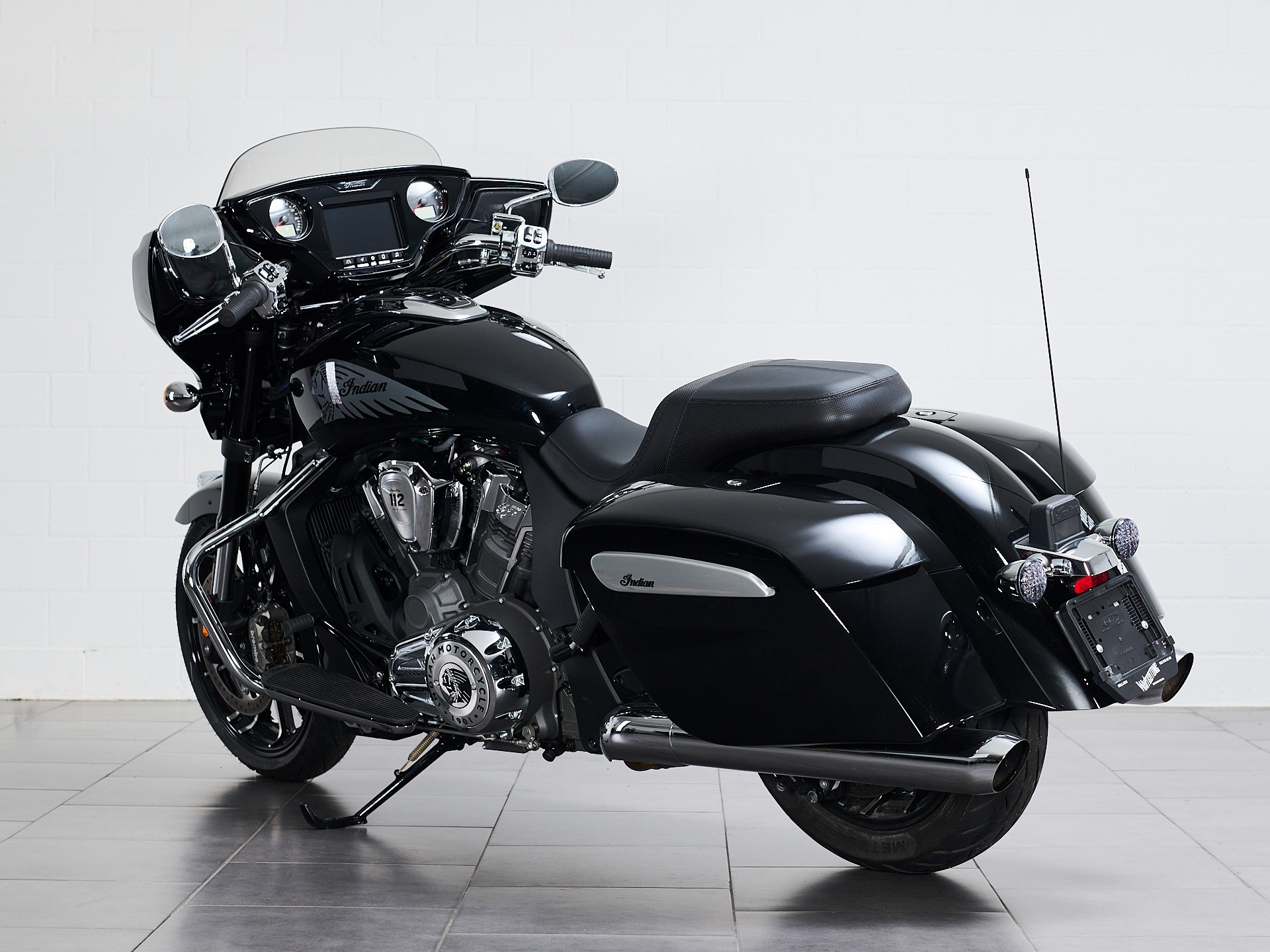 INDIAN Chieftain Power Plus Limited-showroom-element-3