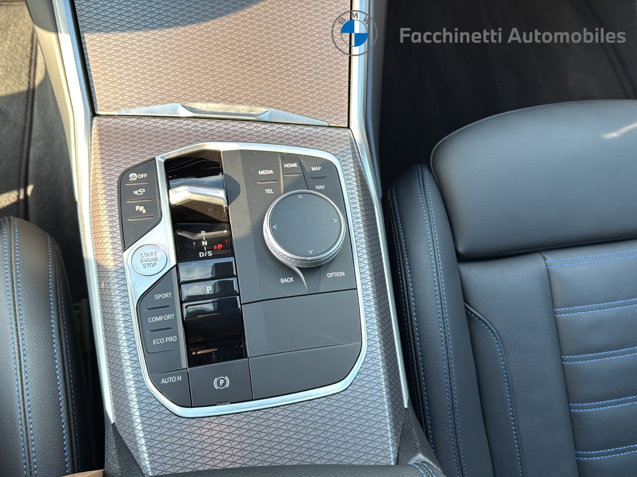 BMW 330d xDrive 48V Touring Steptronic M Sport-image-19