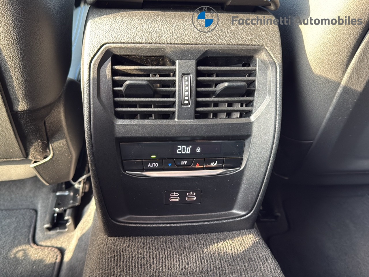 BMW 330d xDrive 48V Touring Steptronic M Sport-image-22