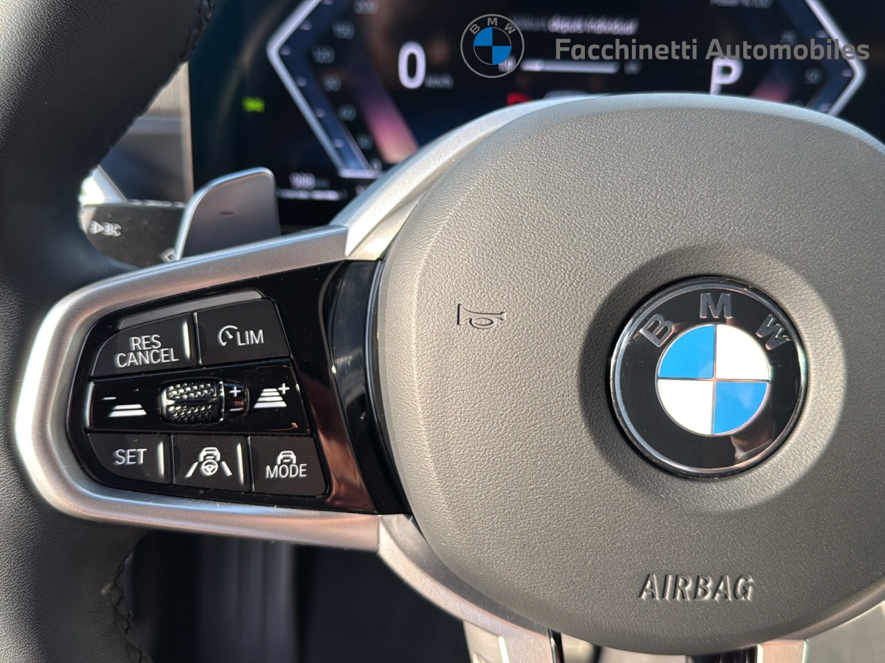 BMW 330d xDrive 48V Touring Steptronic M Sport-image-15