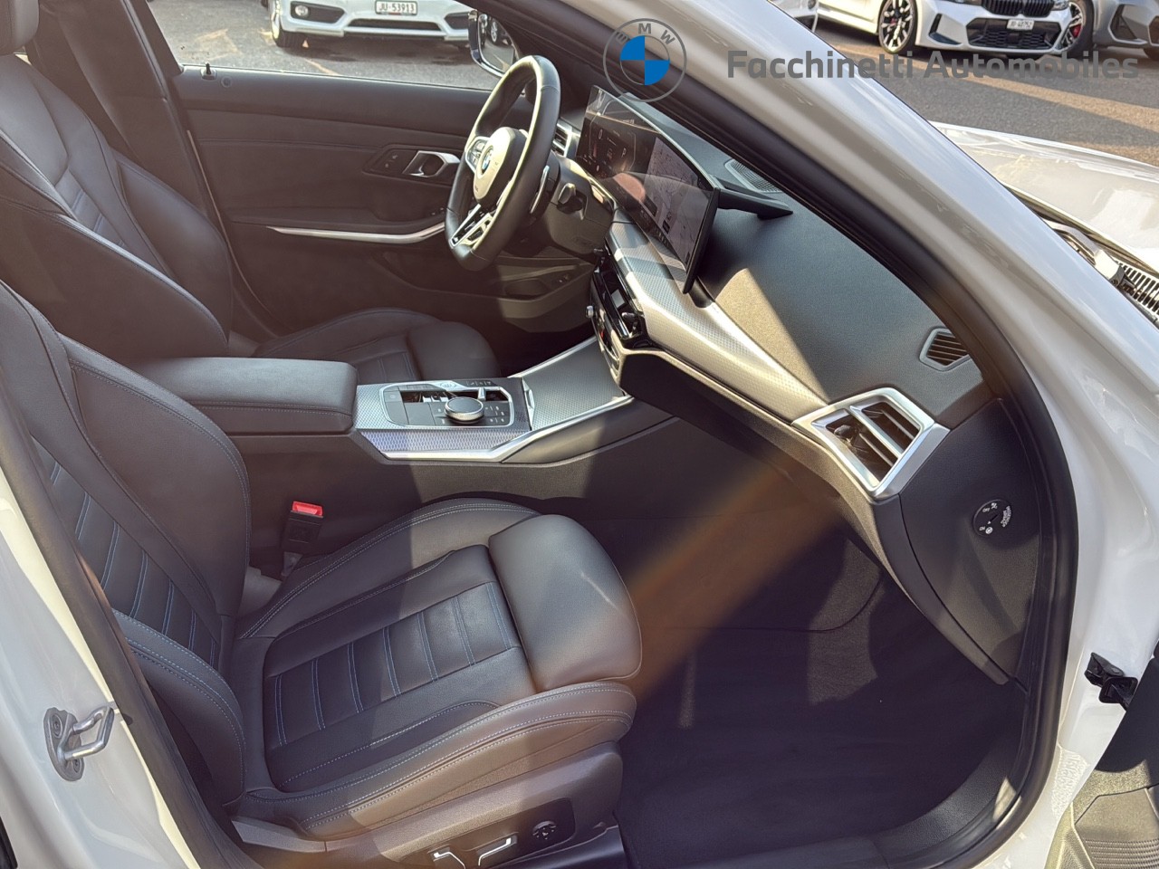 BMW 330d xDrive 48V Touring Steptronic M Sport-image-24