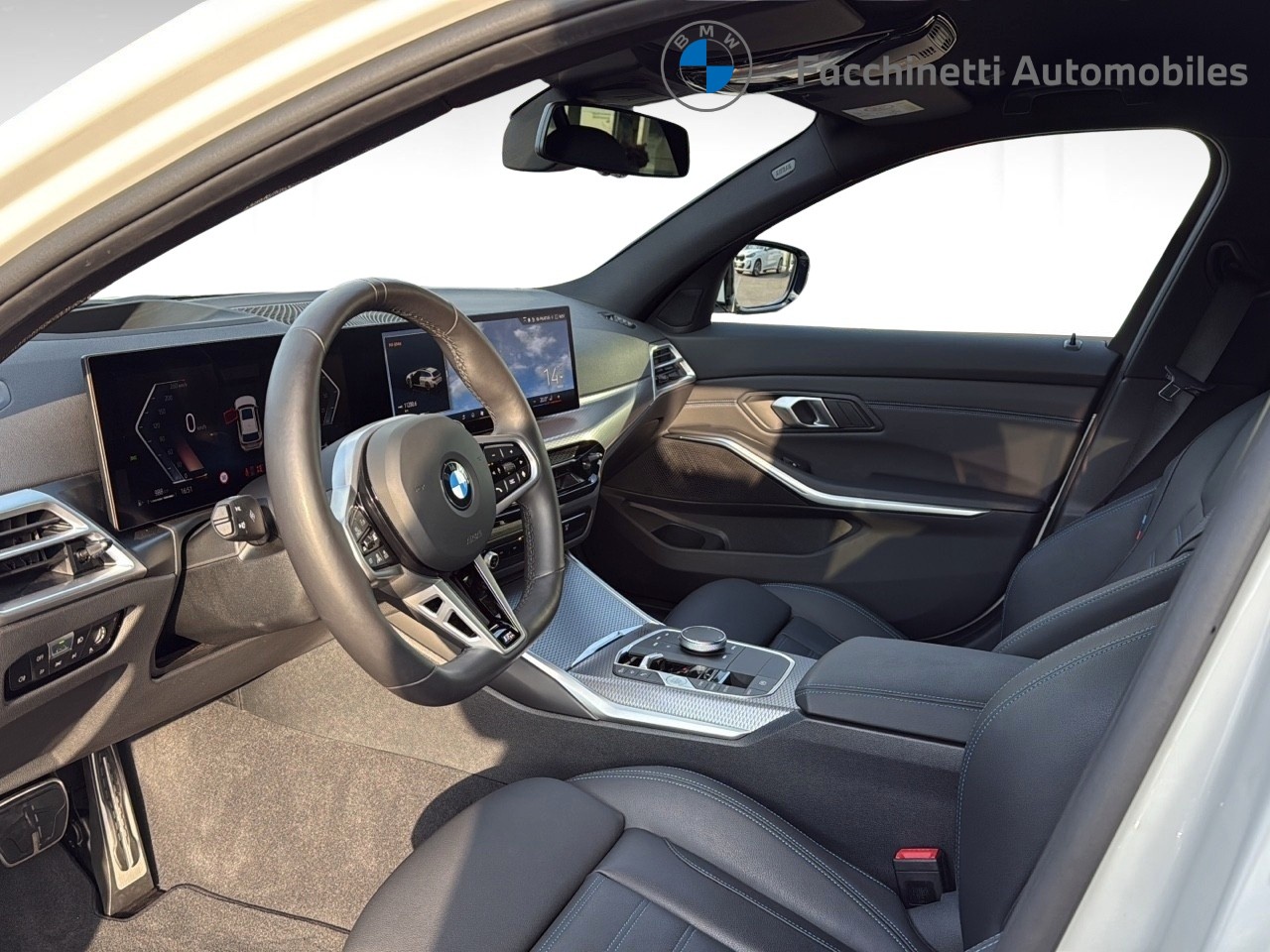 BMW 330d xDrive 48V Touring Steptronic M Sport-image-9