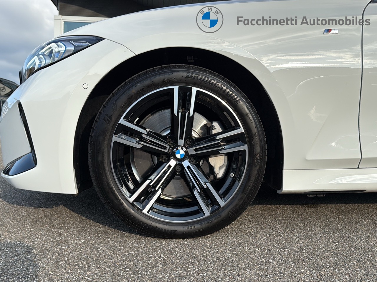 BMW 330d xDrive 48V Touring Steptronic M Sport-image-8