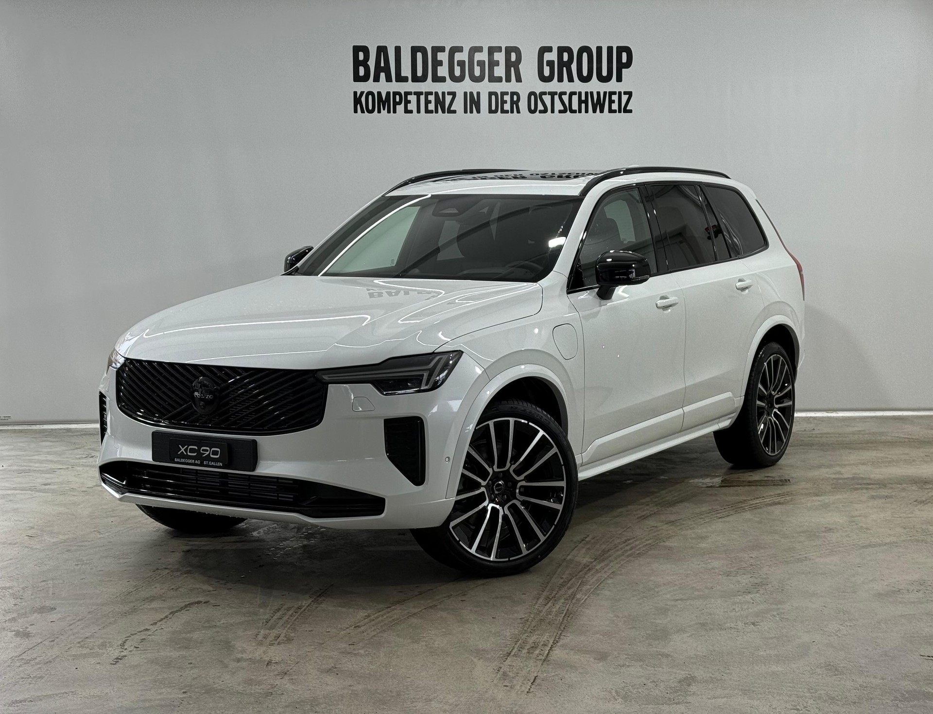 VOLVO XC90 2.0 T8 TE Black Edition e-image-0