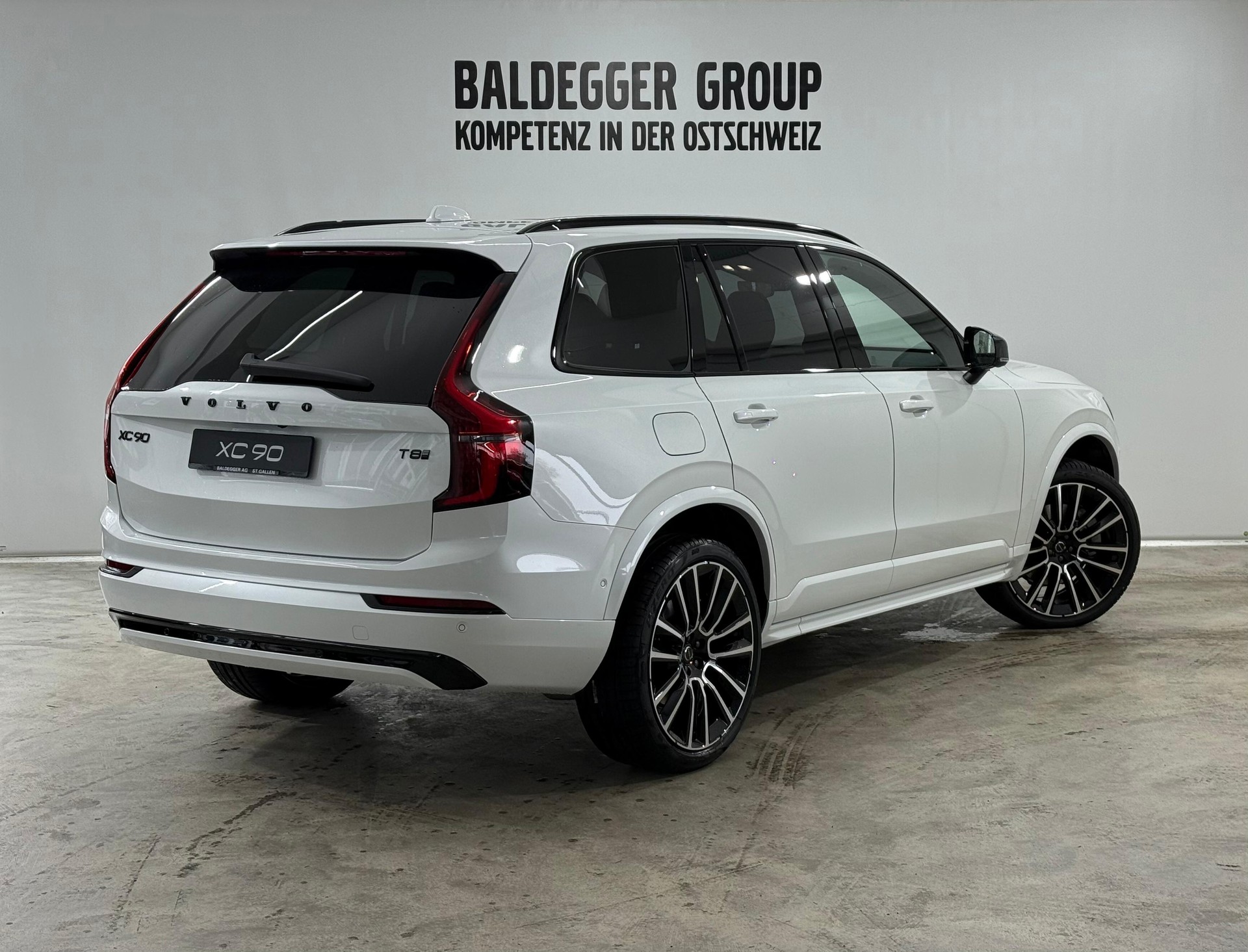 VOLVO XC90 2.0 T8 TE Black Edition e-image-2
