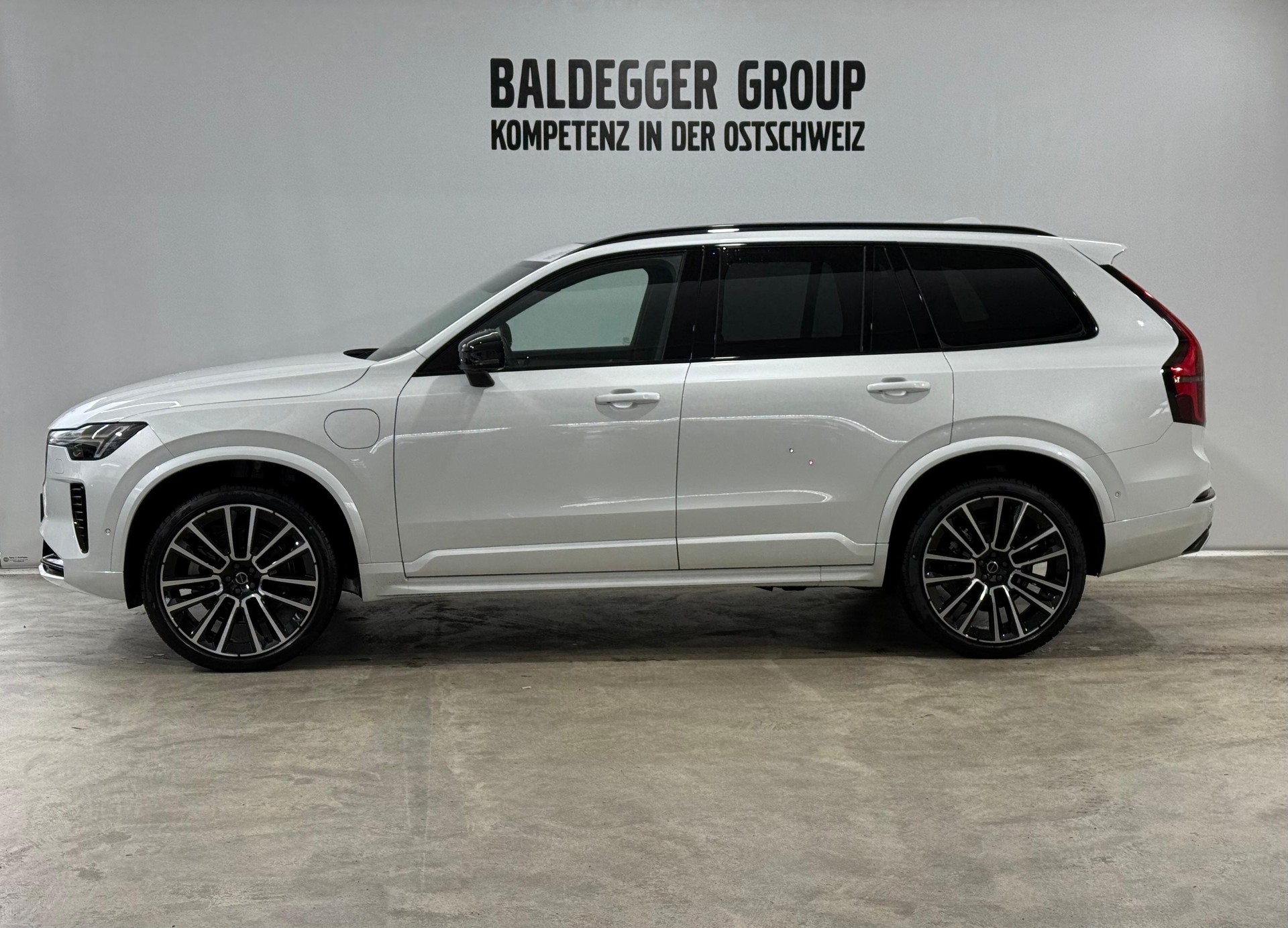 VOLVO XC90 2.0 T8 TE Black Edition e-image-1