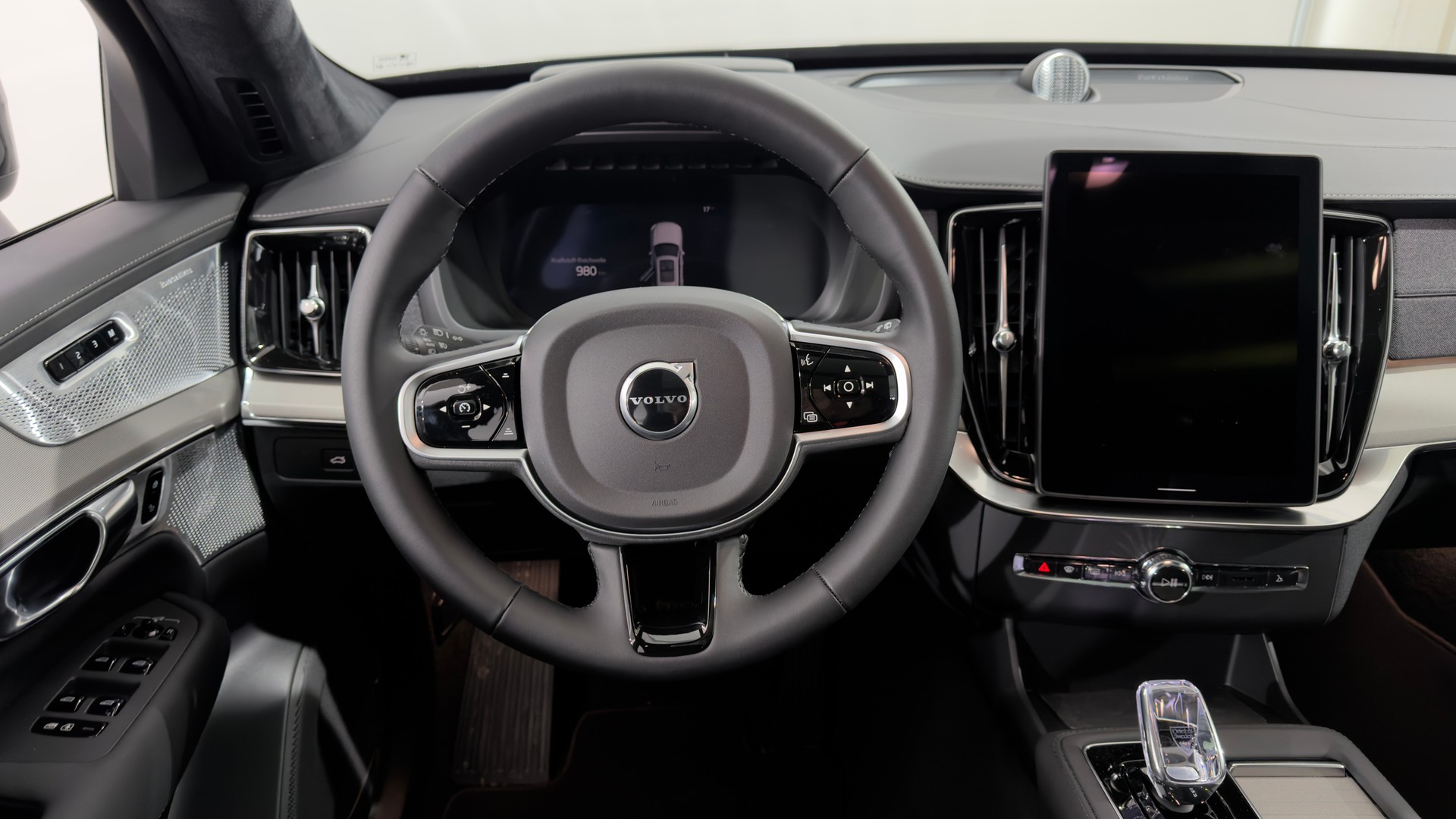 VOLVO XC90 2.0 T8 TE Black Edition e-image-12