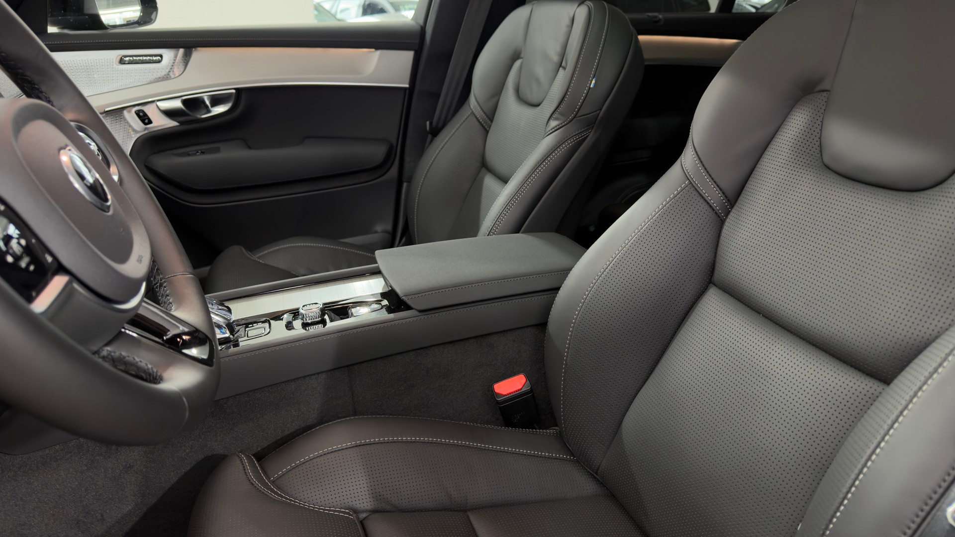 VOLVO XC90 2.0 T8 TE Black Edition e-image-13