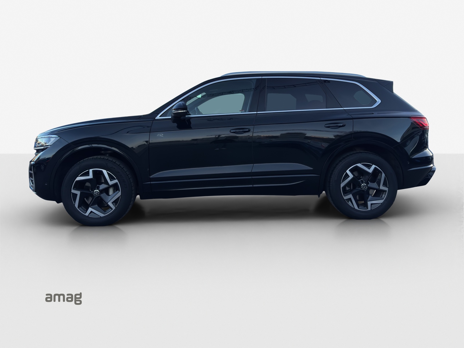 VW Touareg 3.0 TDI R-Line Tiptronic-image-1